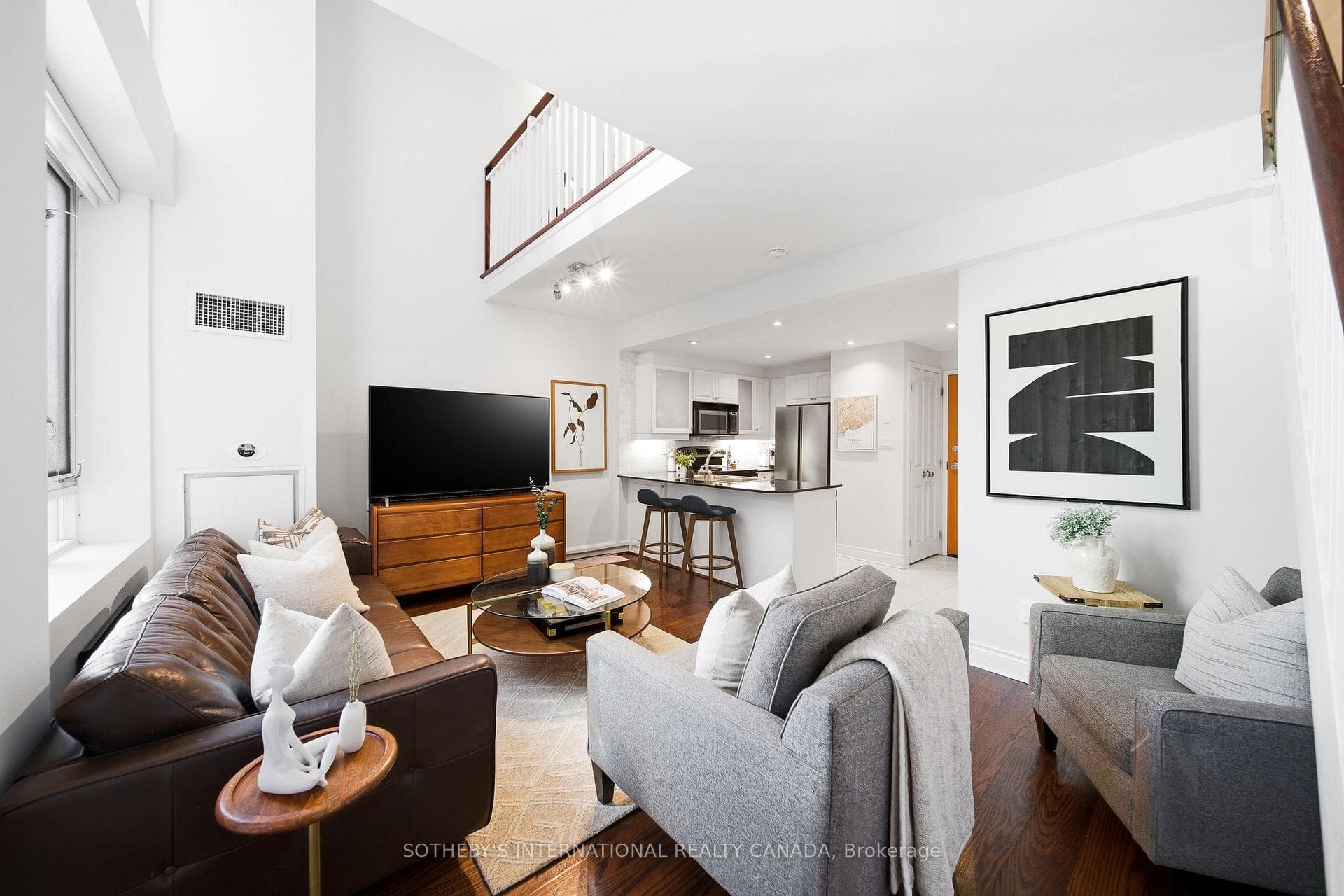 80 Cumberland Street Unit 1507 - Condo photo 1 of 32 in Annex / Yorkville / Summerhill, Ontario