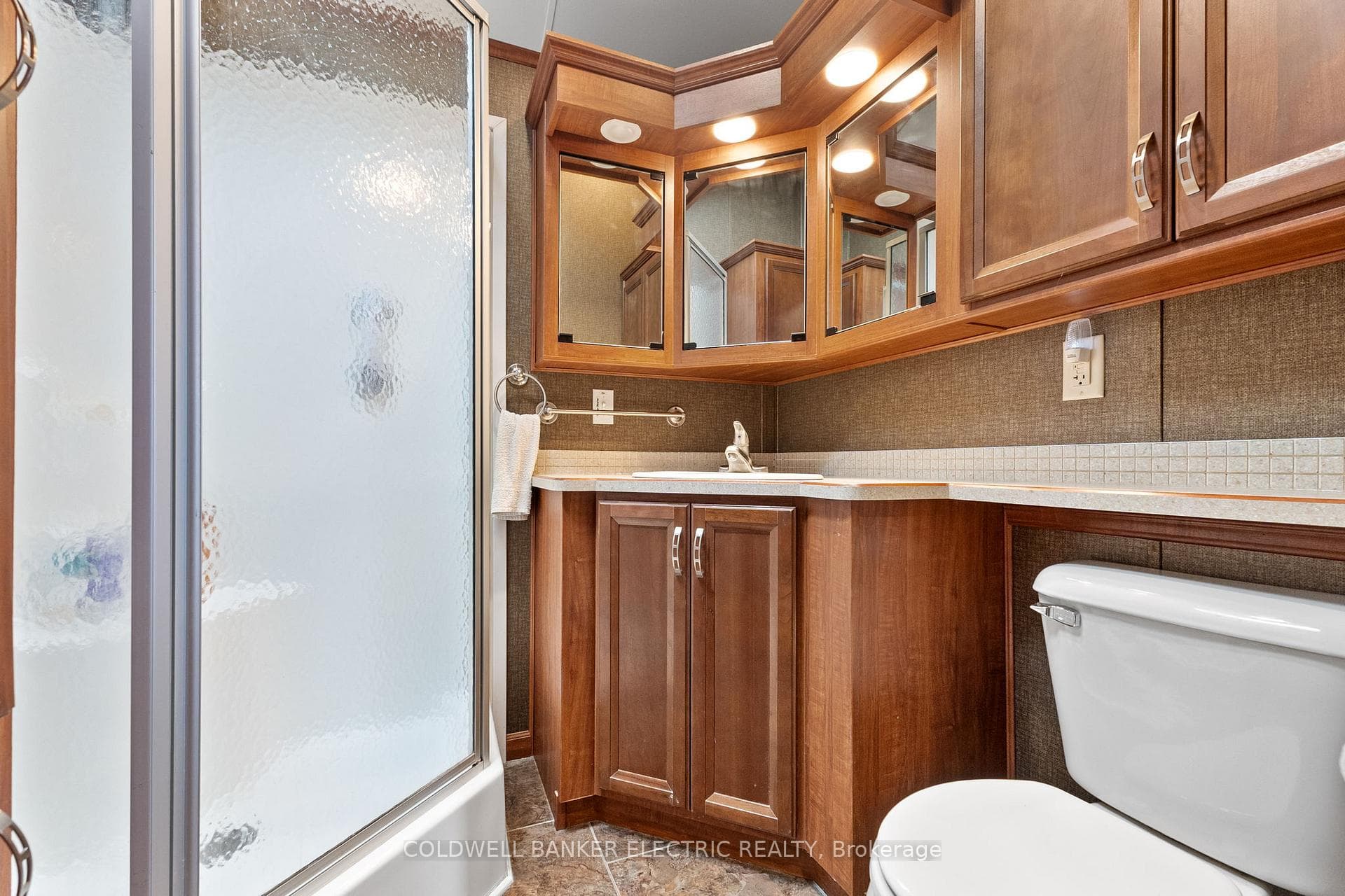 5139 Halstead Beach Road Unit 485B - Detached photo 12 of 28 in Hamilton Township, Ontario
