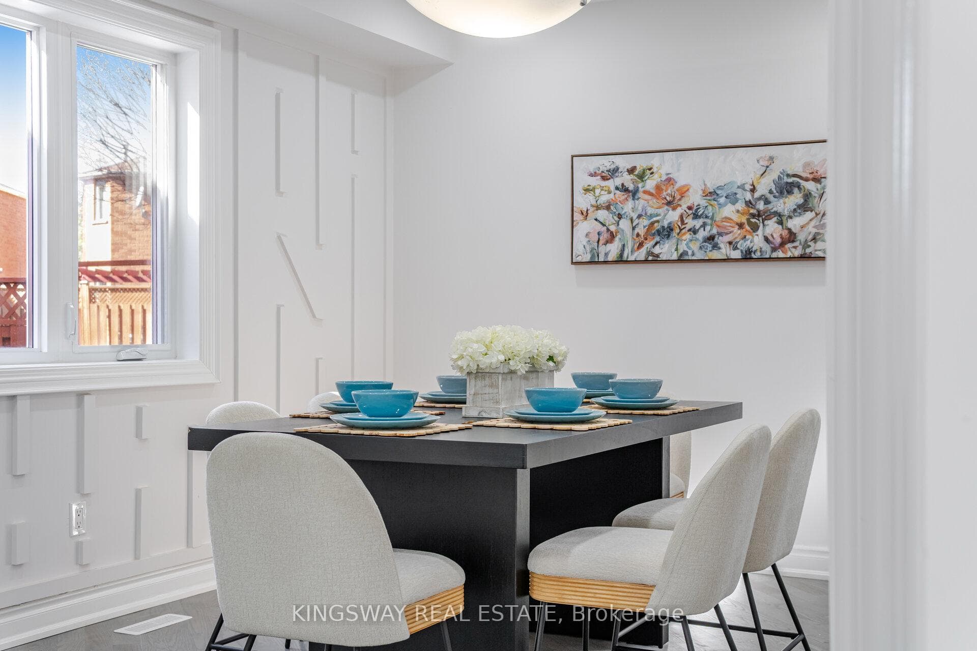 1008 Ceremonial Drive - Detached photo 12 of 48 in Mississauga, Ontario