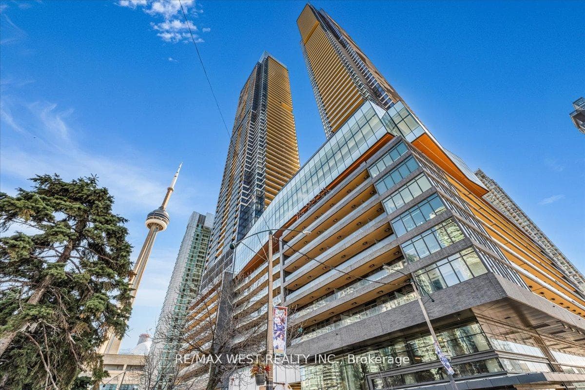 1 Concord Cityplace Way Unit 5709 - home for sale in Downtown Toronto / Waterfront, Ontario