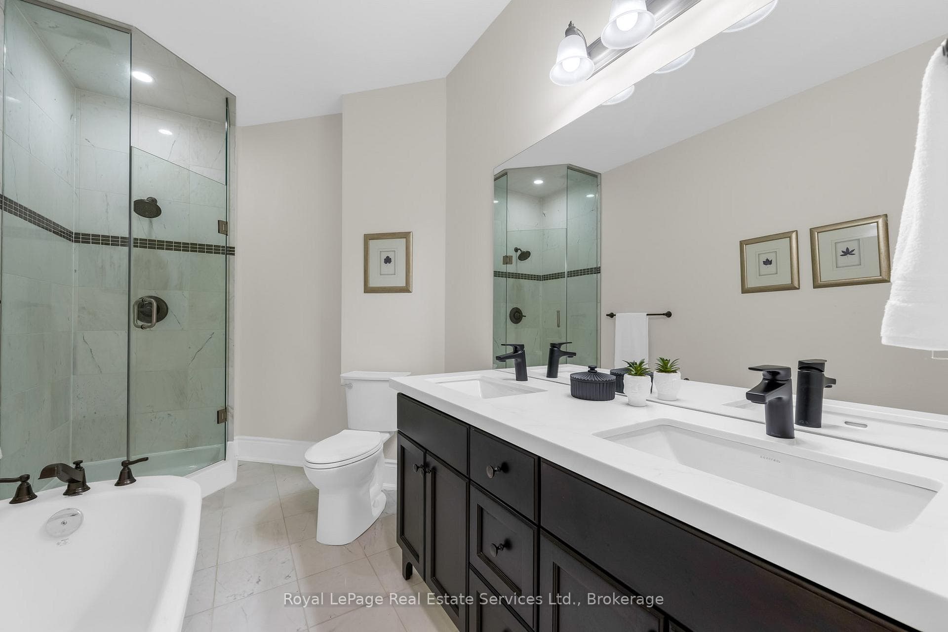 205 Lakeshore Road Unit 407 - Condo photo 16 of 27 in Oakville, Ontario