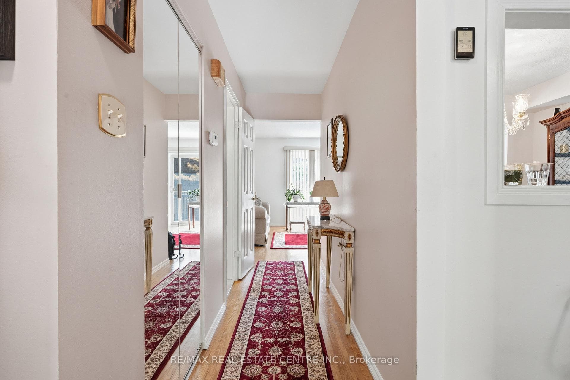 1526 Westminster Manor Unit 1526 - Condo photo 4 of 28 in Burlington, Ontario