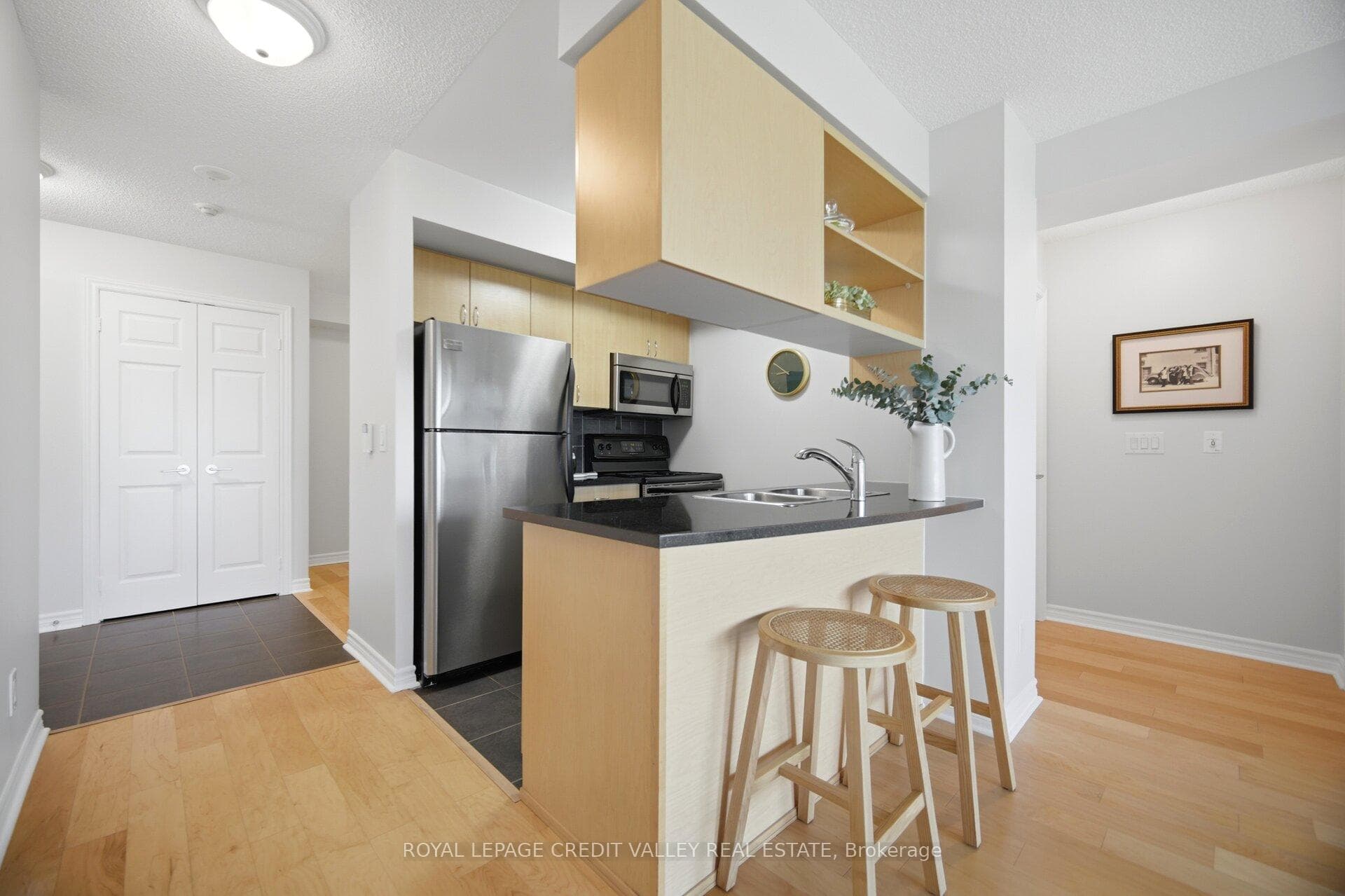 2379 Central Park Drive Unit 501 - Condo photo 7 of 38 in Oakville, Ontario