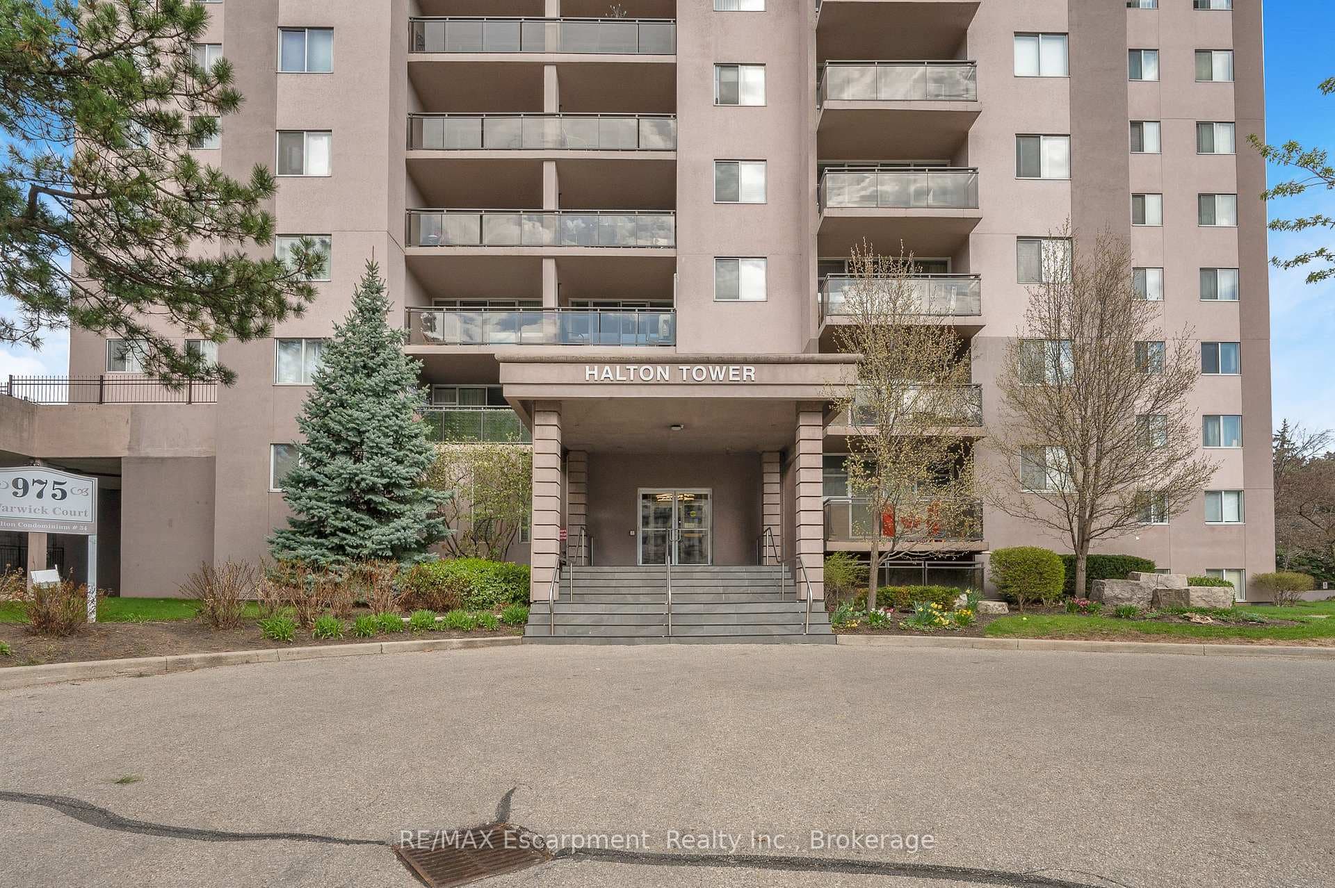 975 WARWICK Court Unit 1501 - Condo photo 3 of 30 in Burlington, Ontario