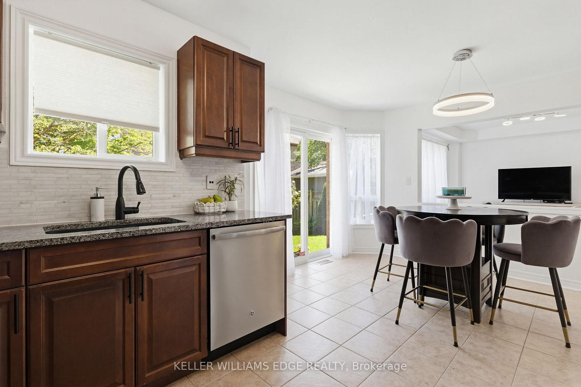 5398 Langford Road - Detached photo 10 of 40 in Burlington, Ontario