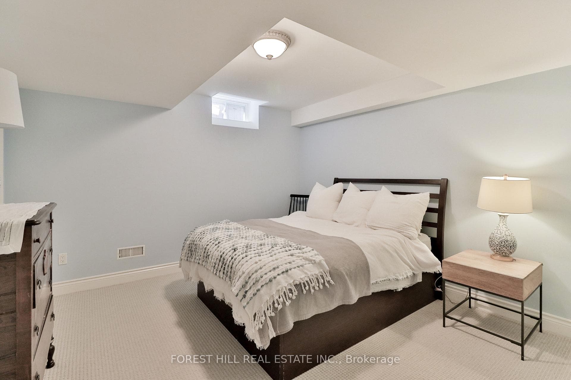 327 Turning Leaf Road - Detached photo 38 of 43 in Oakville, Ontario