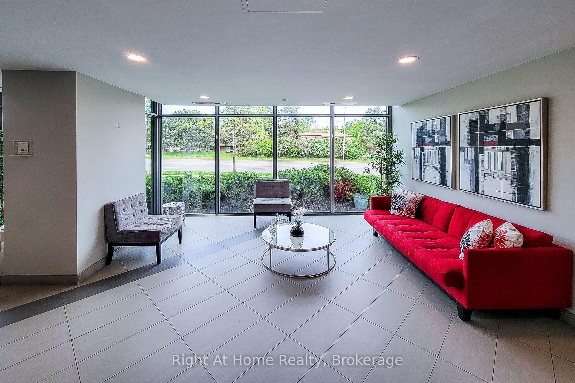 1284 Guelph Line Unit 318 - Condo photo 33 of 38 in Burlington, Ontario