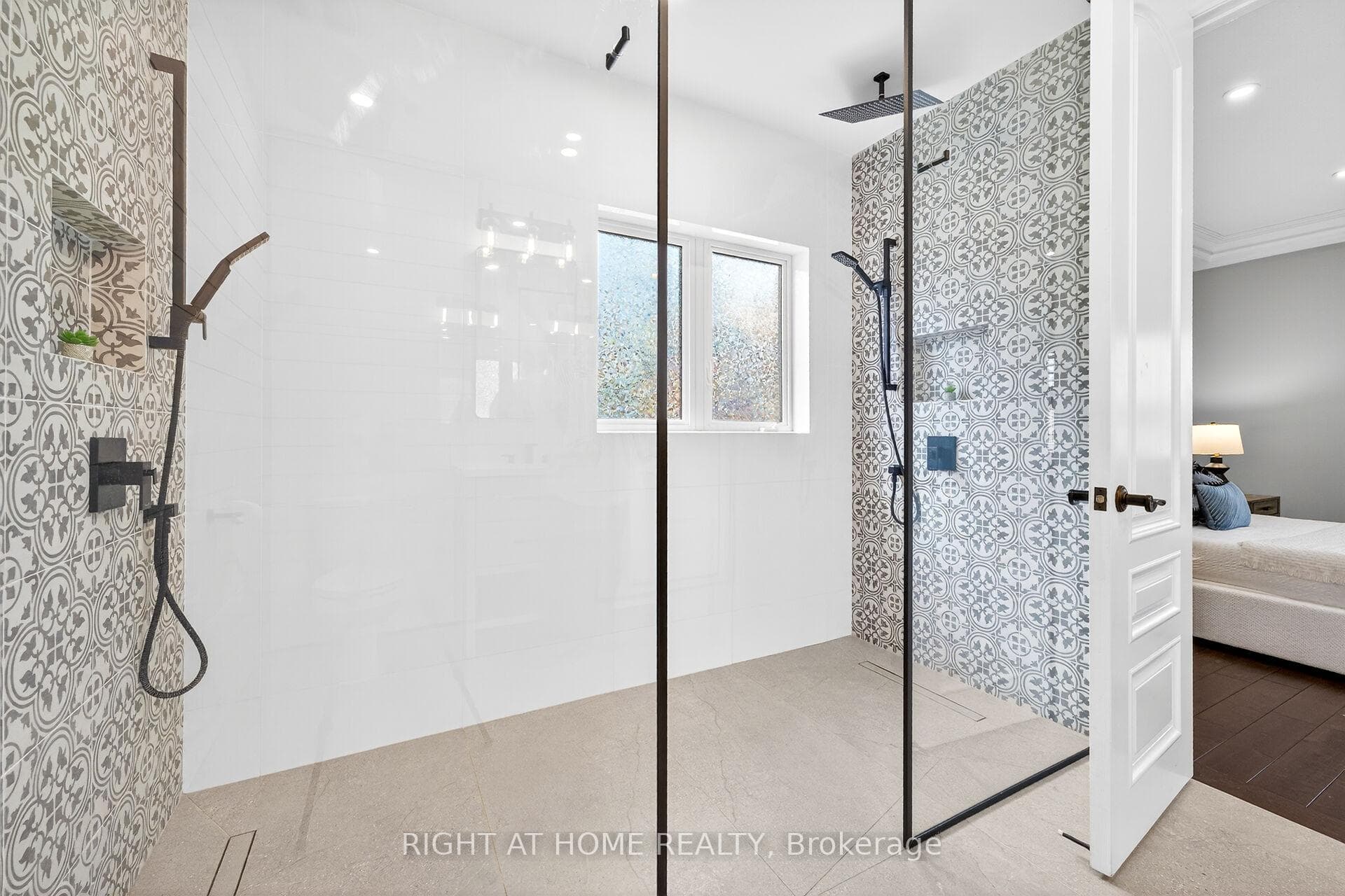 775 King Road - Detached photo 27 of 50 in Burlington, Ontario