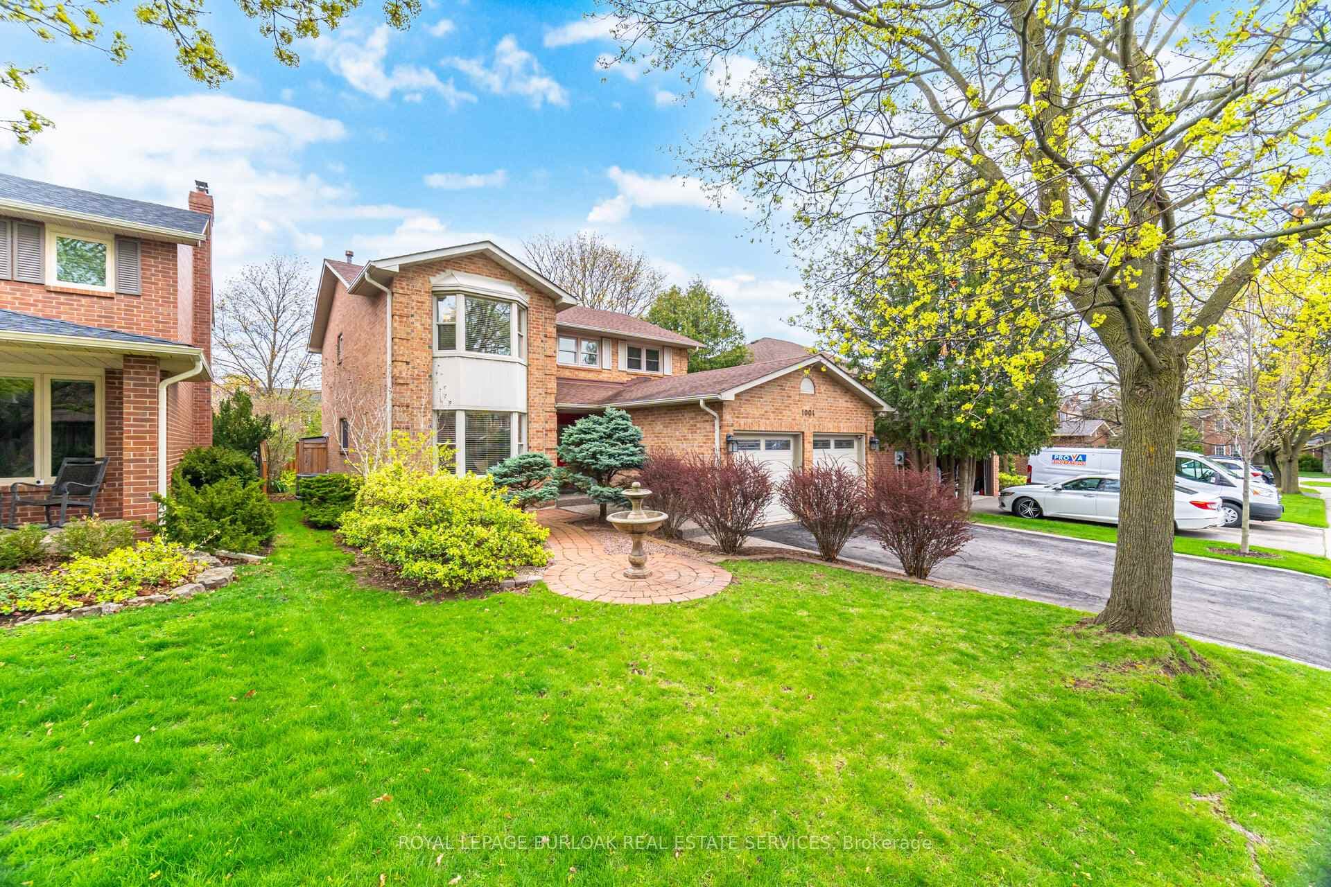 1004 Roxborough Drive - Detached photo 3 of 50 in Oakville, Ontario