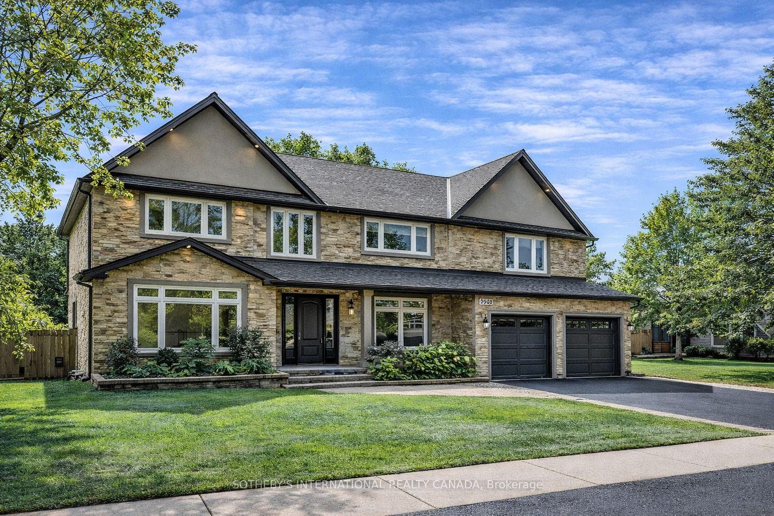 2068 Mississauga Road - Detached for sale in Rathwood, Ontario