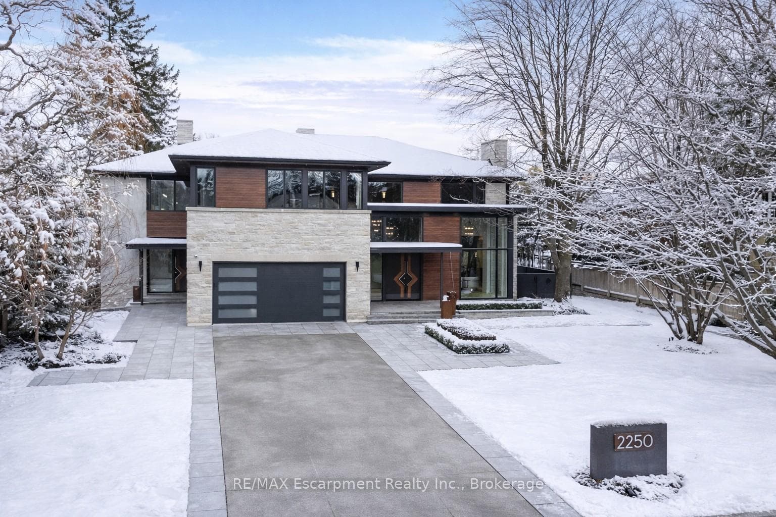 2250 Chancery Lane - home for sale in Oakville, Ontario