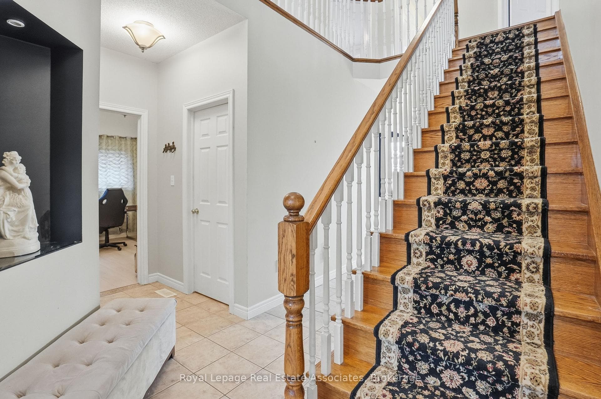 486 Delaney Court - Detached photo 35 of 48 in Burlington, Ontario