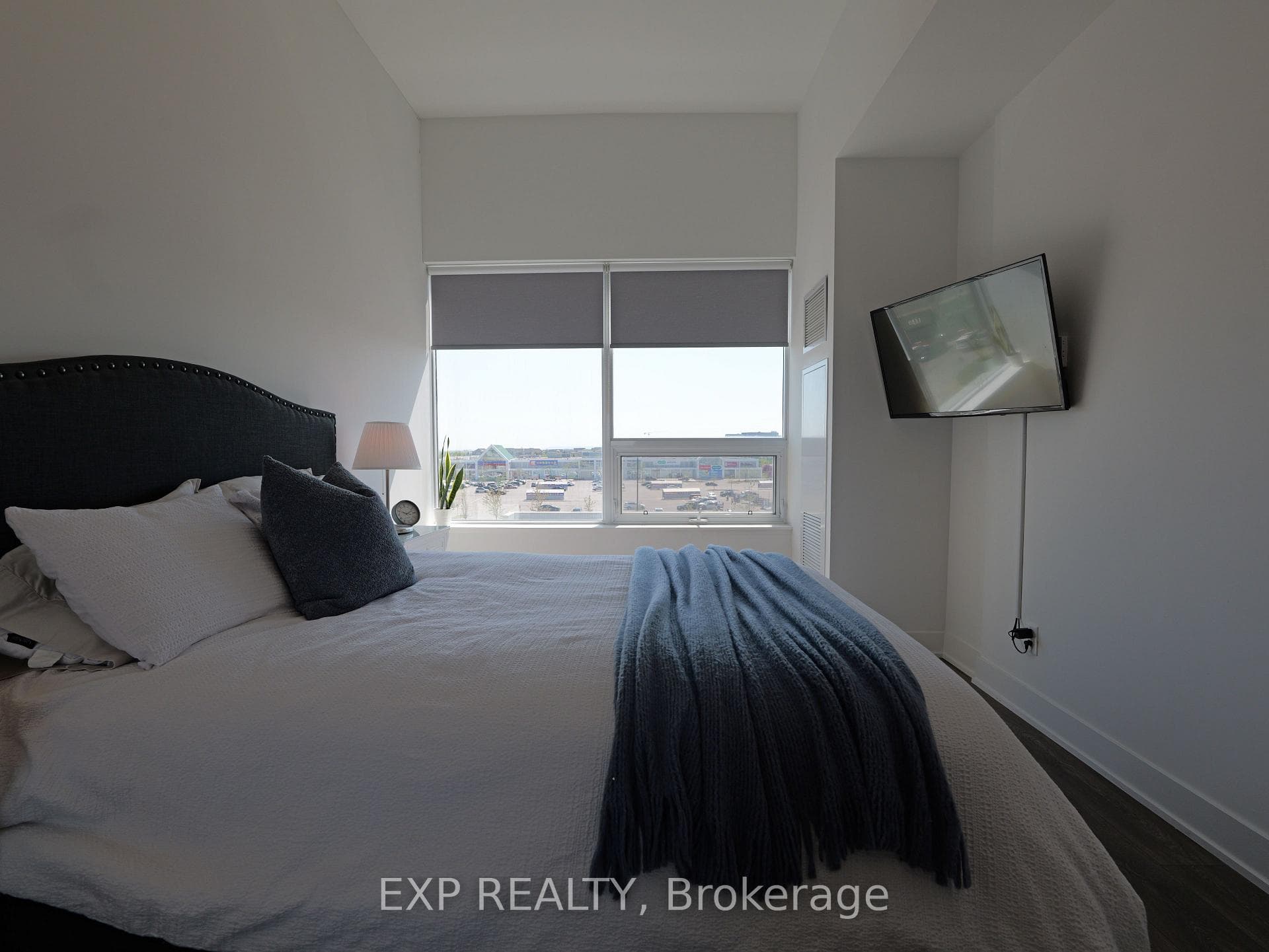 2481 Taunton Road Unit 401 - Condo photo 13 of 23 in Oakville, Ontario