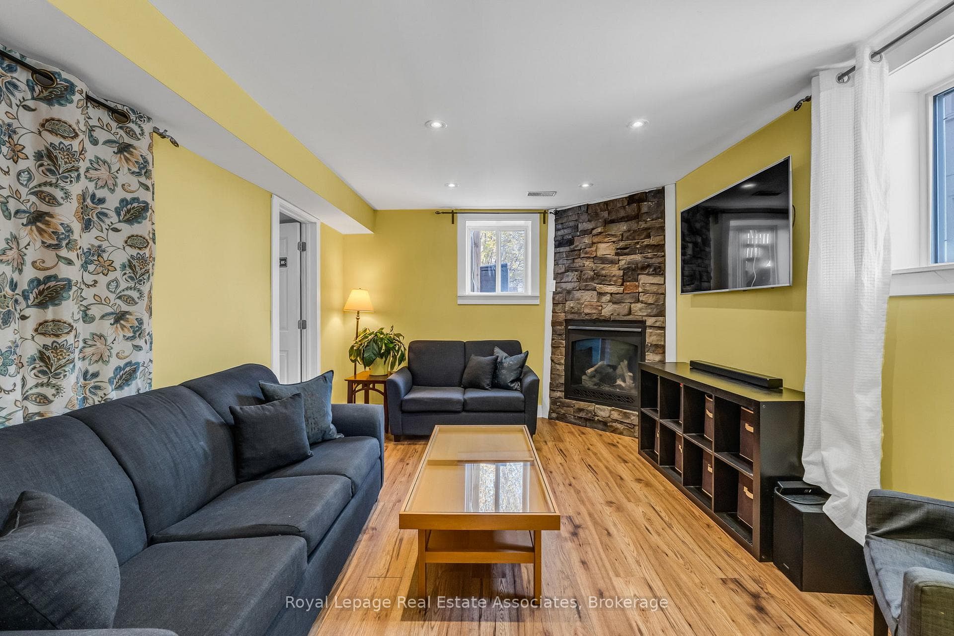 1043 Shaw Drive - Detached photo 29 of 45 in Mississauga, Ontario
