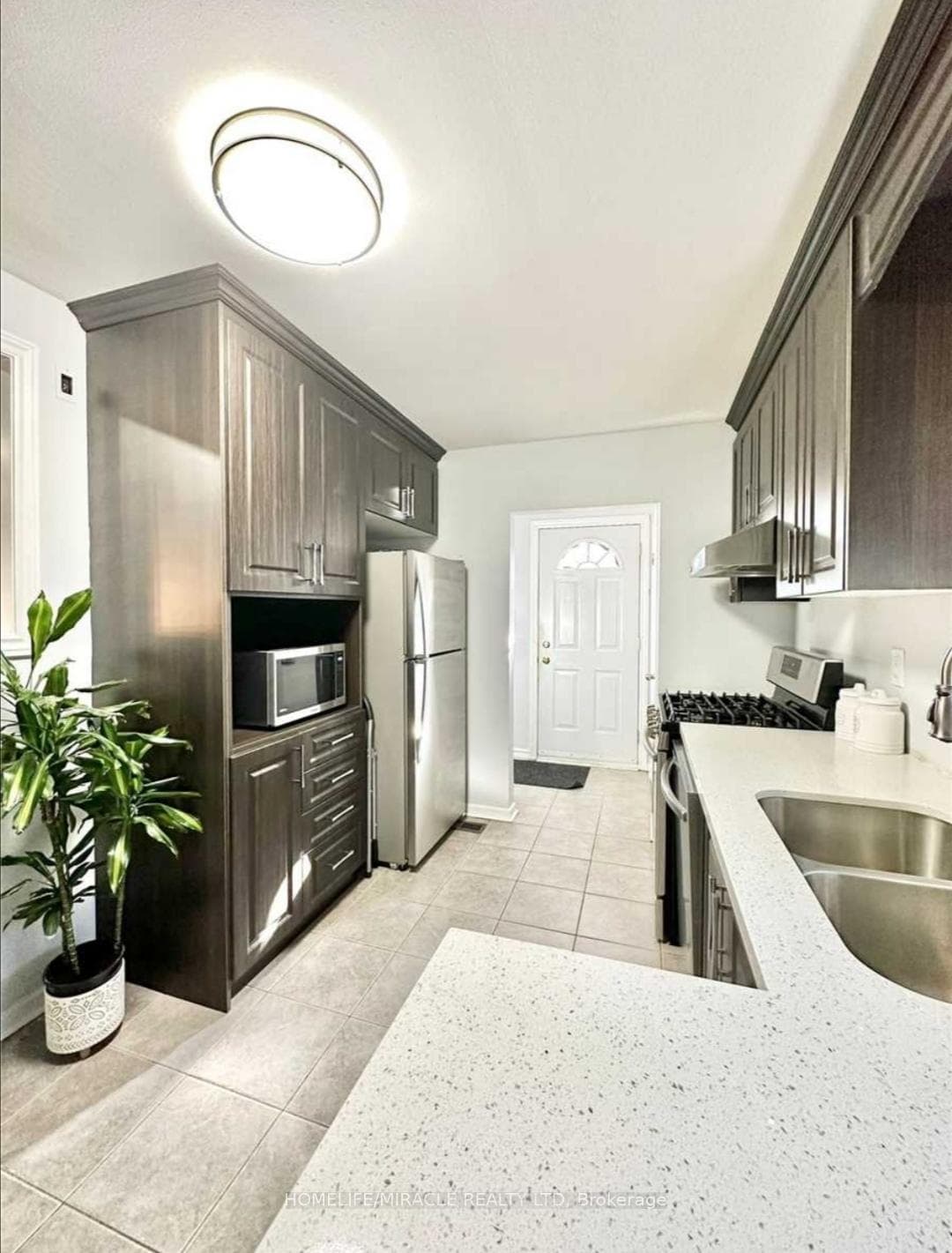 66 Fairglen Avenue - Semi-Detached photo 5 of 35 in Brampton, Ontario