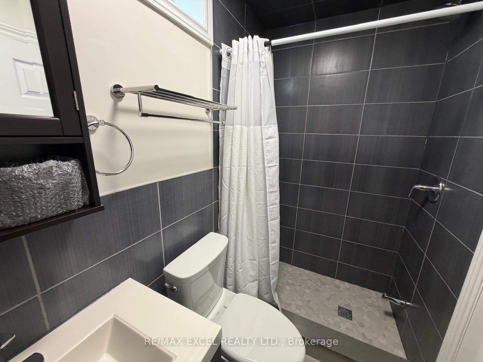 515 Warden Avenue Unit Main Flr & Bsmt, Unit A - Detached photo 7 of 17 in Birch Cliff / Cliffside, Ontario