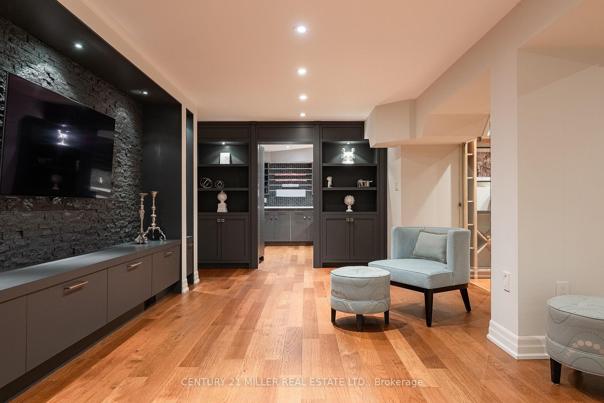 2201 Rochester Circle - Detached photo 29 of 47 in Oakville, Ontario