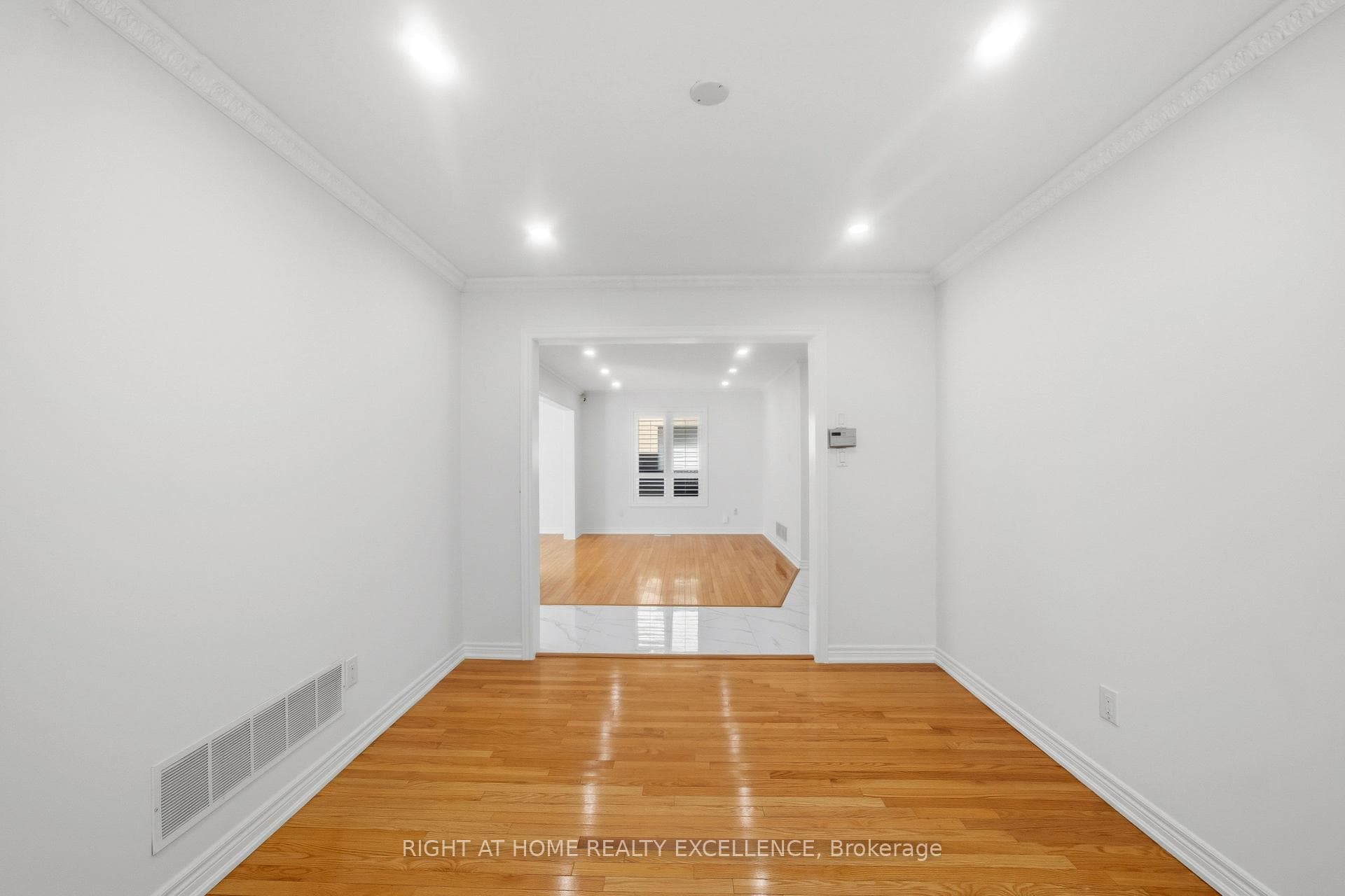 16 Whitford Court - Detached photo 9 of 39 in Brampton, Ontario