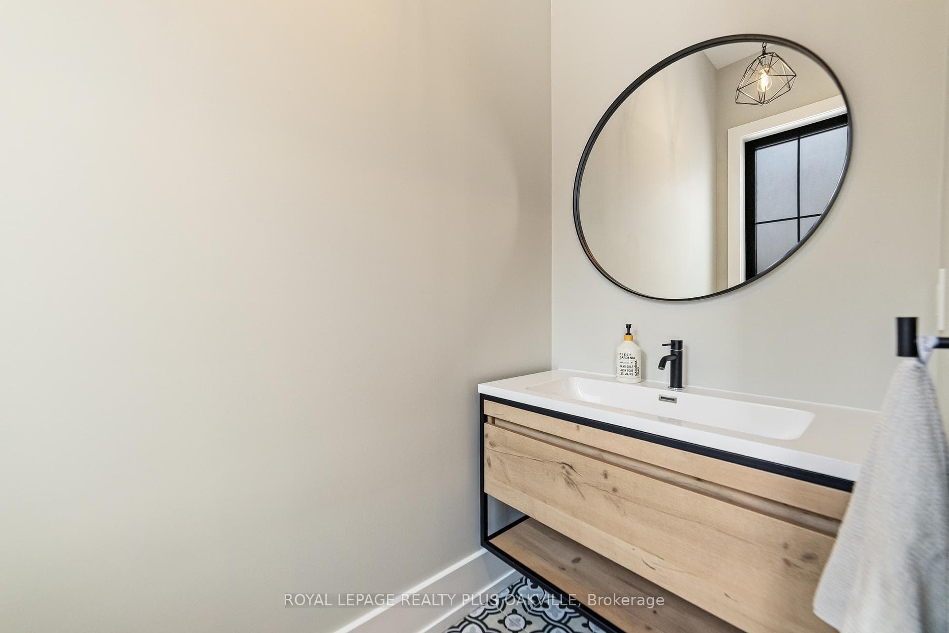 2057 Salvator Boulevard - Detached photo 11 of 50 in Oakville, Ontario