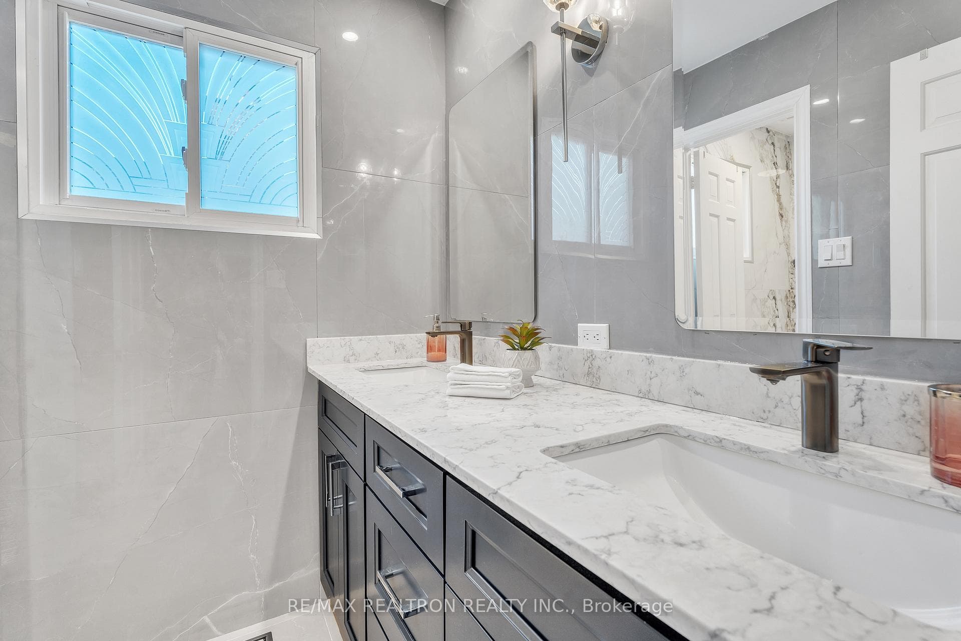 47 Robinter Drive - Detached photo 36 of 48 in Willowdale / Newtonbrook, Ontario