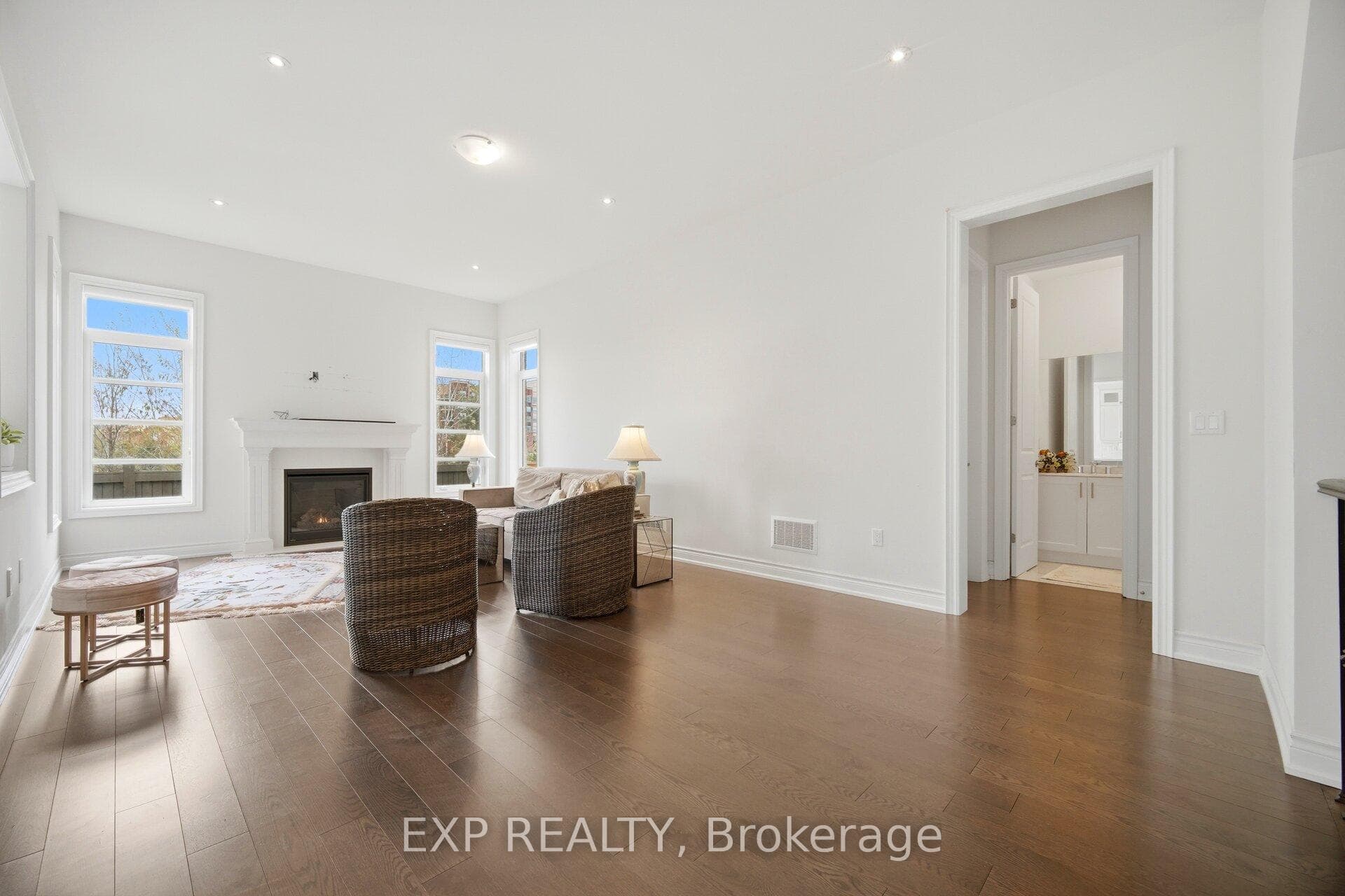3128 Parsonage Crescent - Detached photo 13 of 47 in Oakville, Ontario