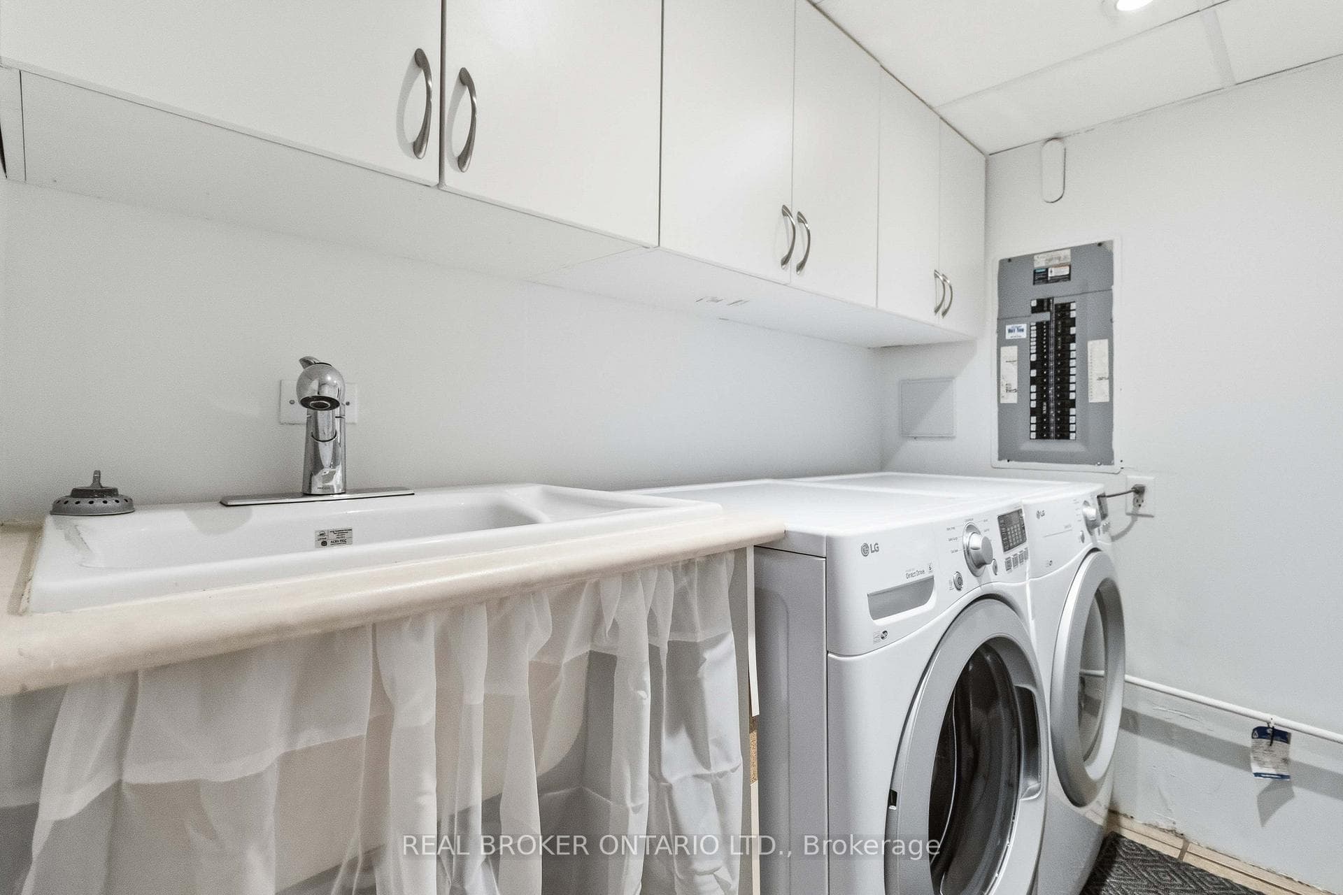 5048 HASWELL Lane - Semi-Detached photo 40 of 49 in Burlington, Ontario
