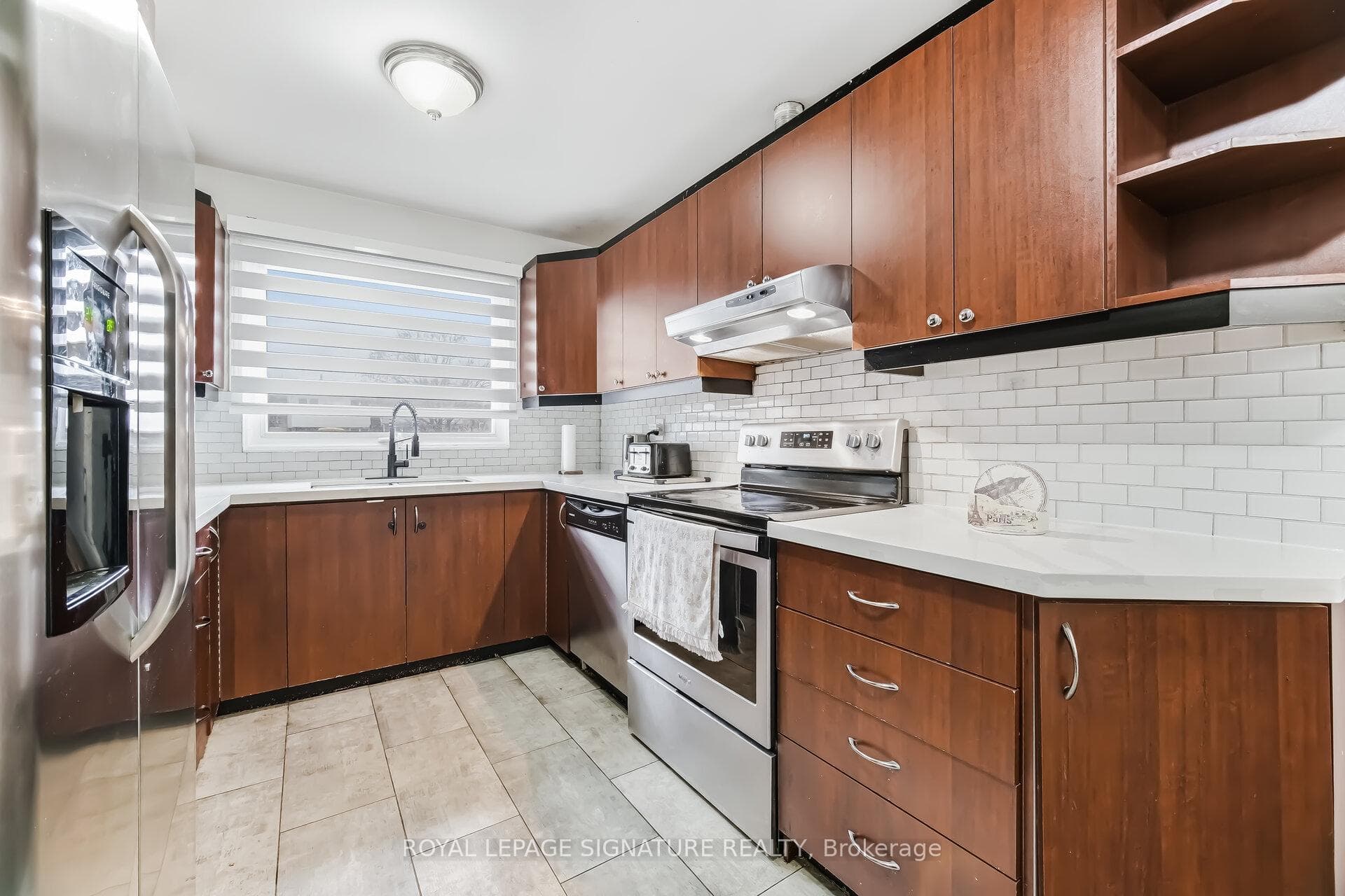 2498 Mainroyal Street - Semi-Detached photo 8 of 50 in Mississauga, Ontario