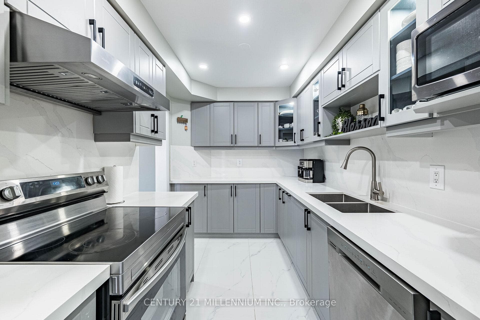 100 Monaco Court - Townhouse photo 10 of 50 in Brampton, Ontario