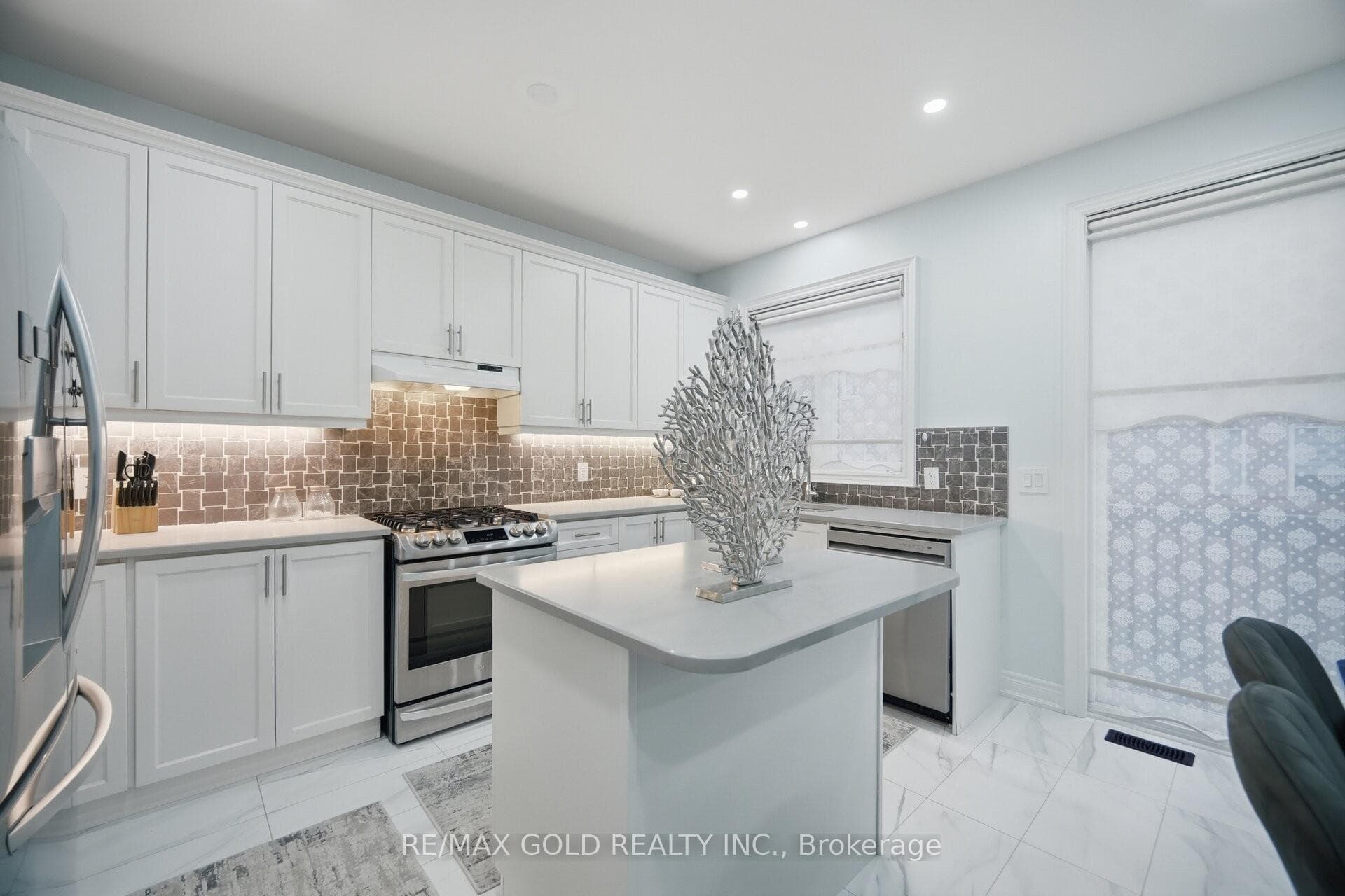 11 Sinatra Street - Detached photo 10 of 30 in Brampton, Ontario