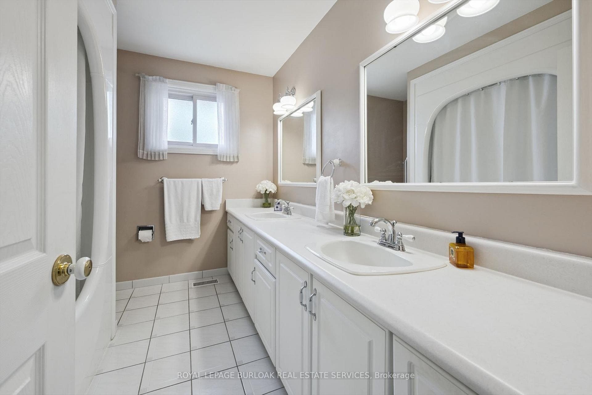 3521 Regal Road - Detached photo 24 of 40 in Burlington, Ontario