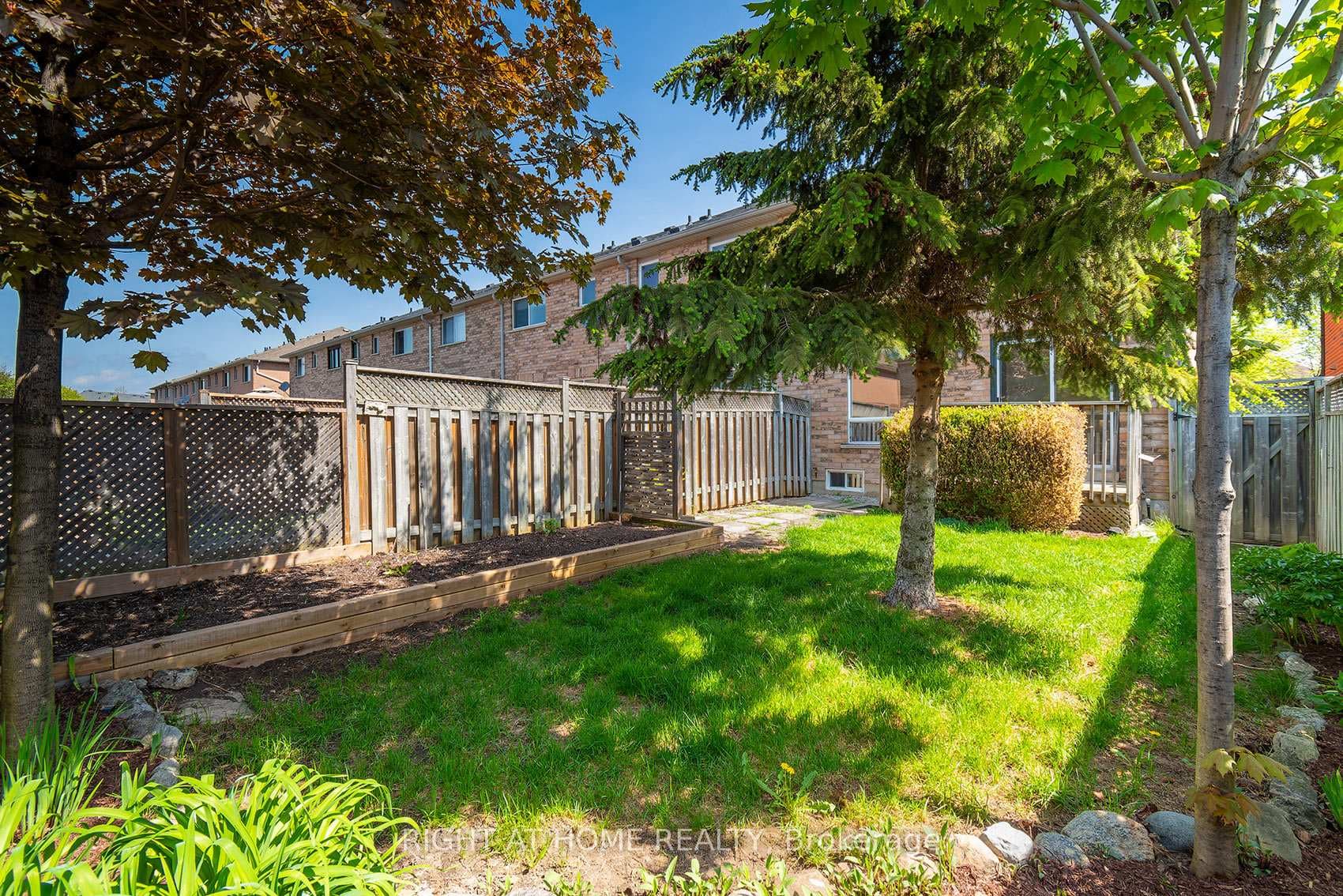 18 Frank Johnston Road - Townhouse photo 48 of 50 in Caledon, Ontario