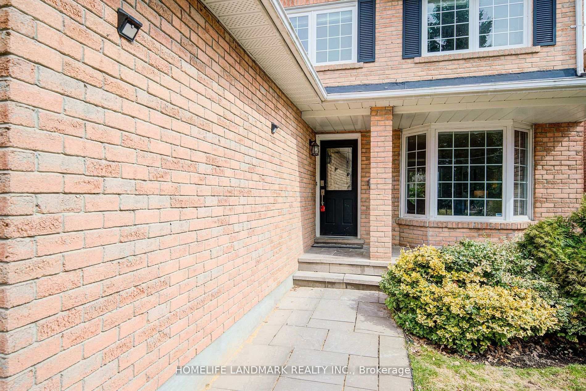 1111 Deer Run - Detached photo 2 of 29 in Mississauga, Ontario