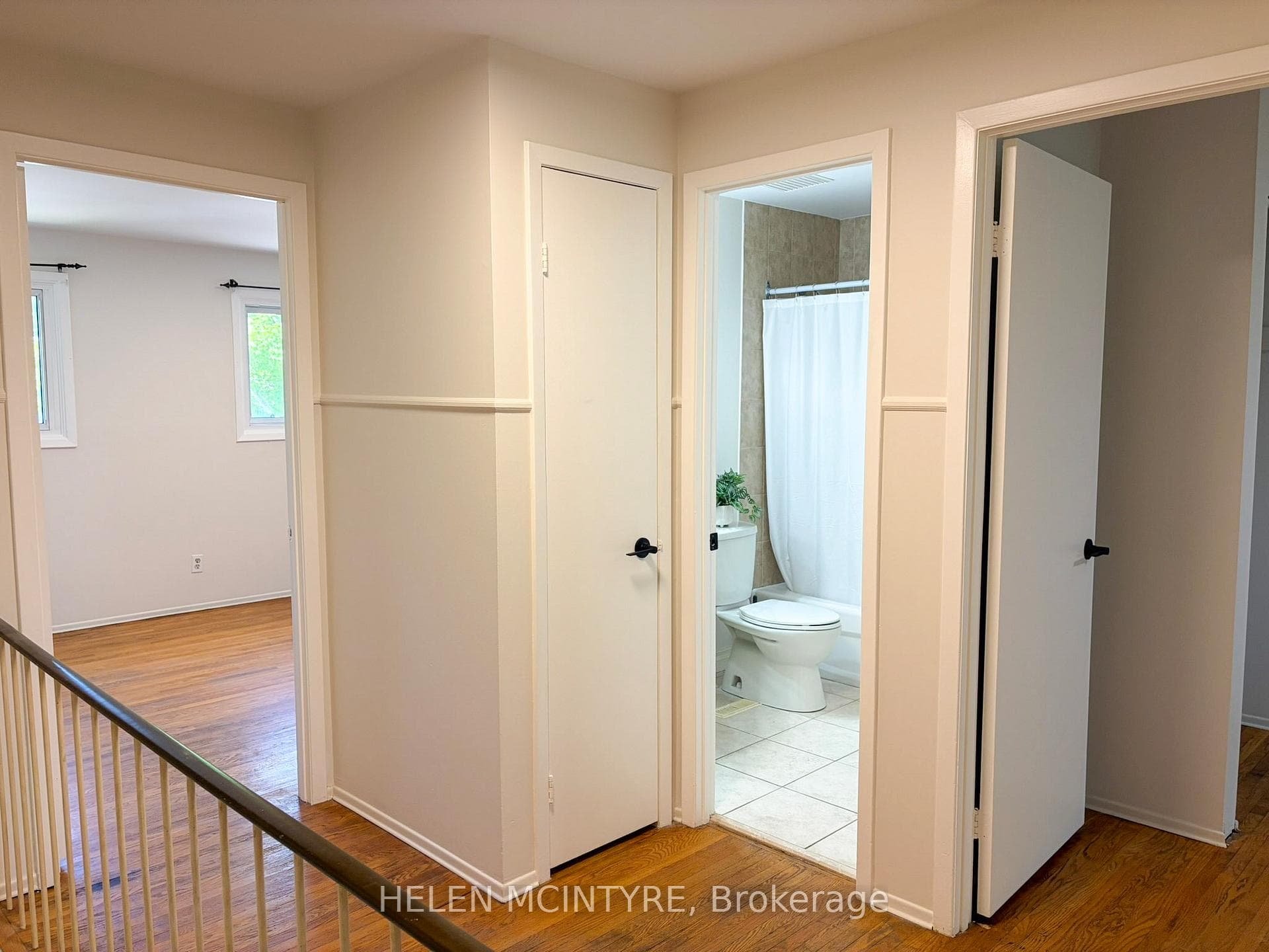 140 Ripley Court Unit 4 - Townhouse photo 16 of 47 in Oakville, Ontario