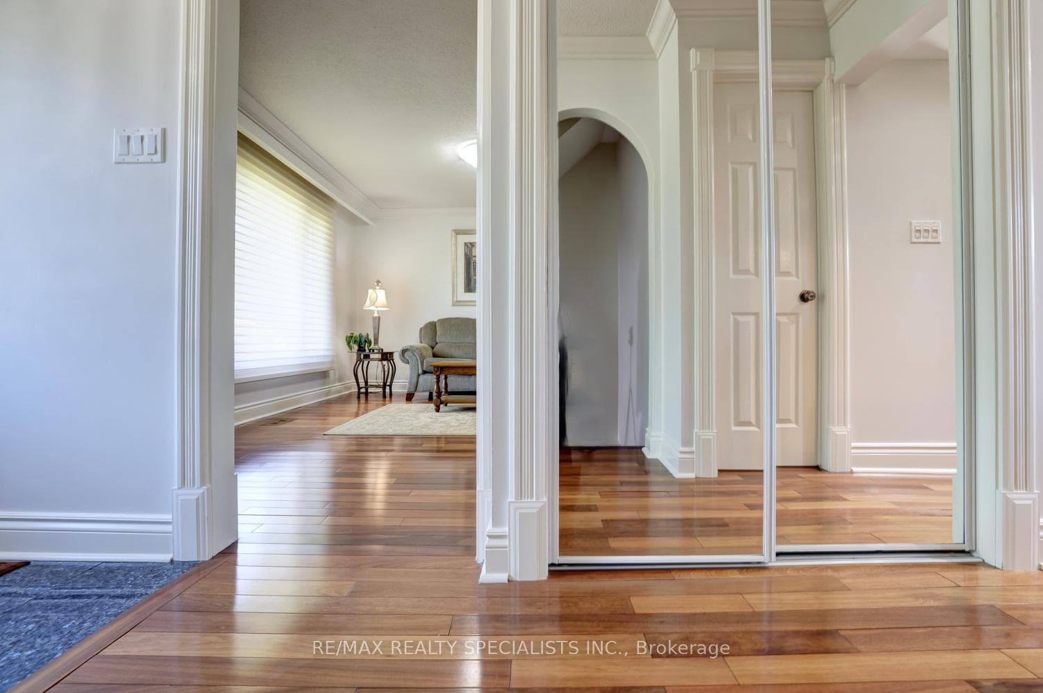 2488 Frankfield Road - Detached photo 7 of 42 in Mississauga, Ontario
