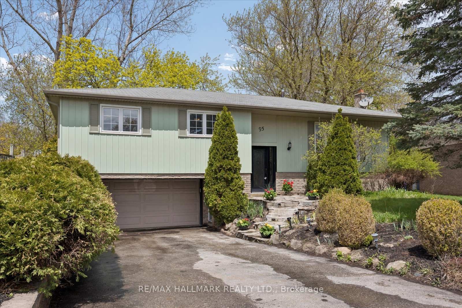95 Booth Drive - home for sale in Whitchurch-Stouffville, Ontario