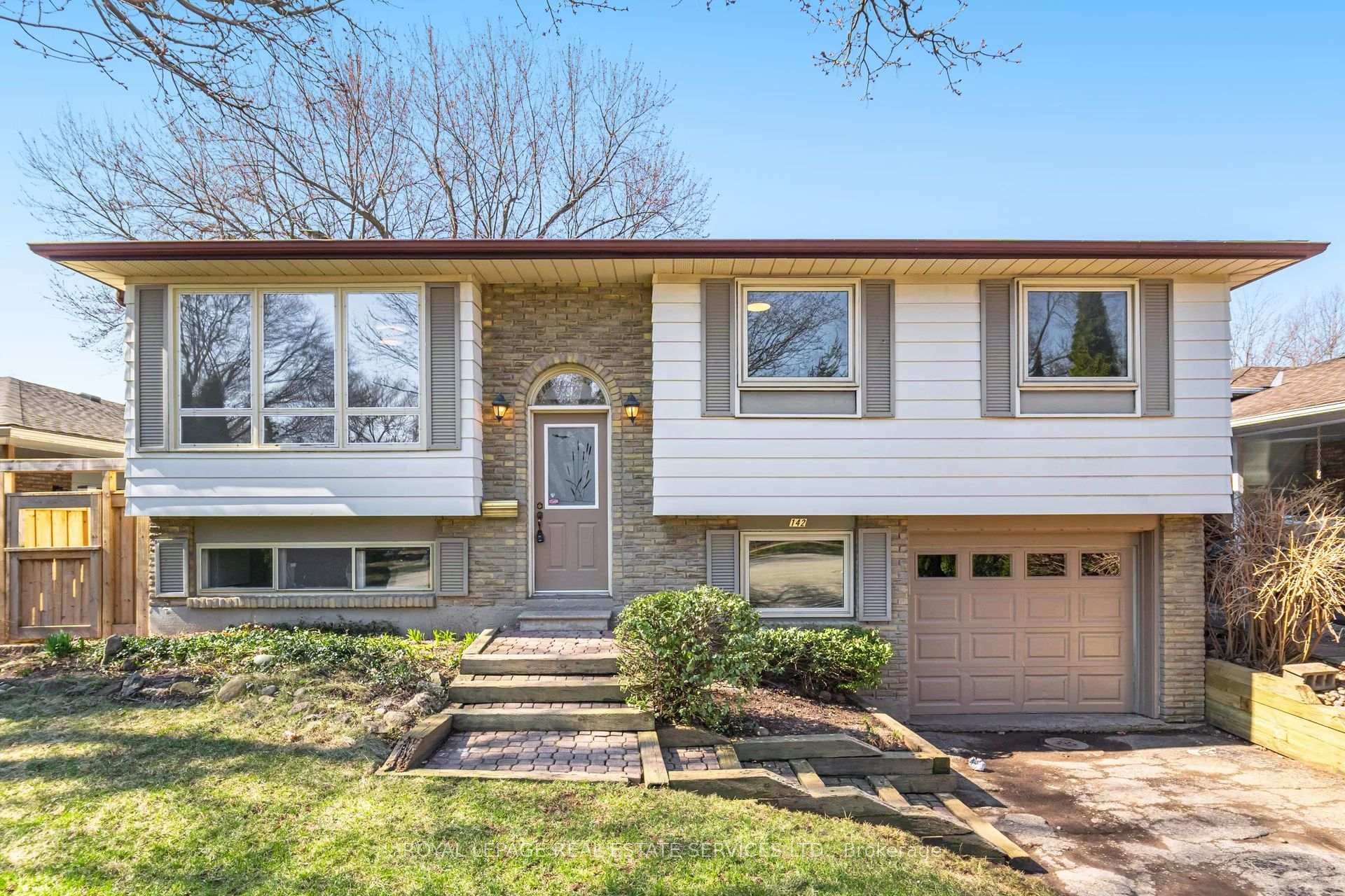 142 Osborne Crescent - Detached for sale in Eastlake, Ontario