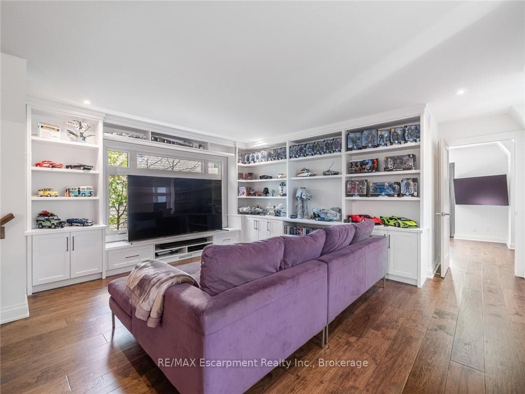 3087 Lakeshore Road - Detached photo 28 of 50 in Burlington, Ontario