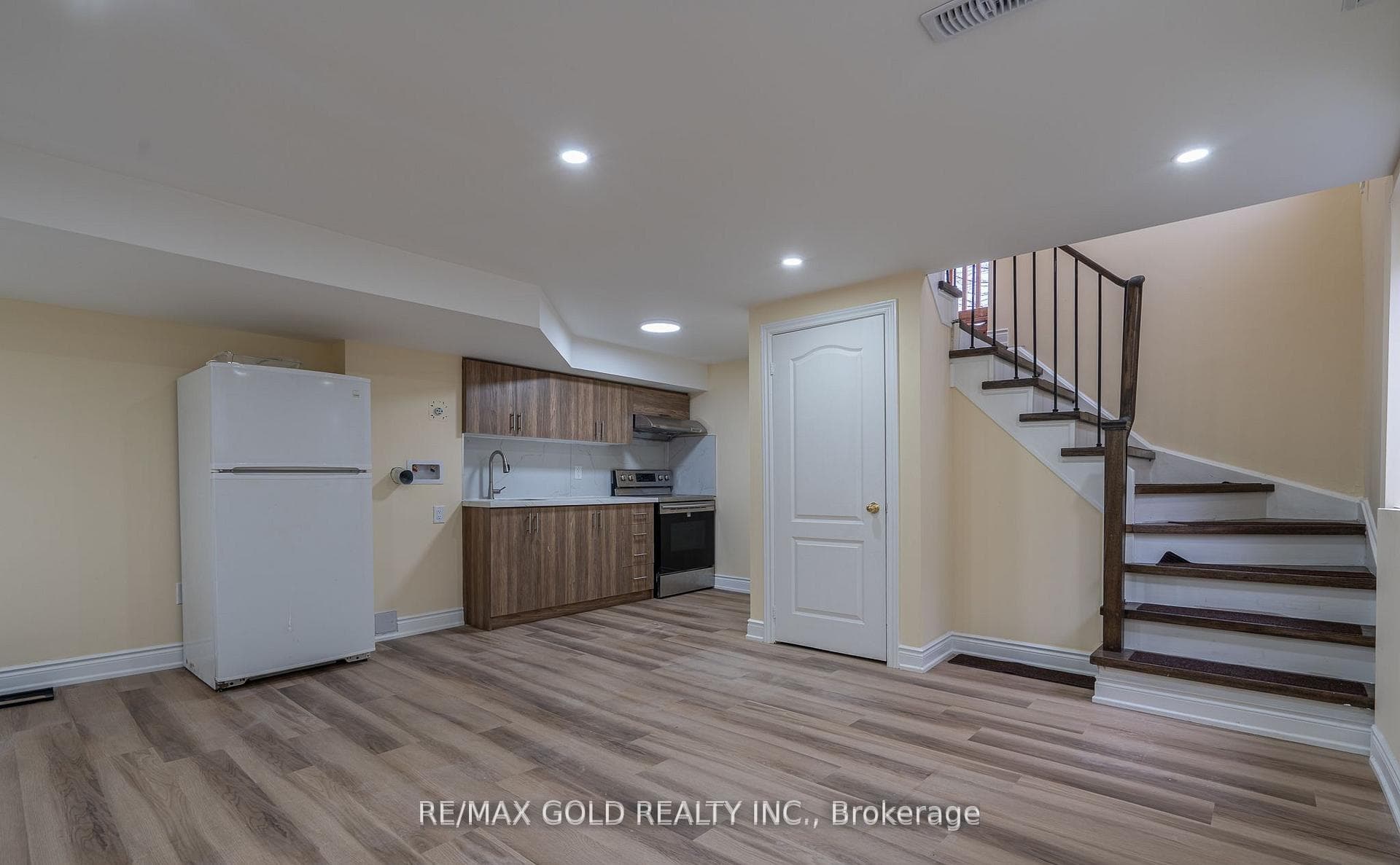 102 Bunchberry Way - Semi-Detached photo 26 of 37 in Brampton, Ontario
