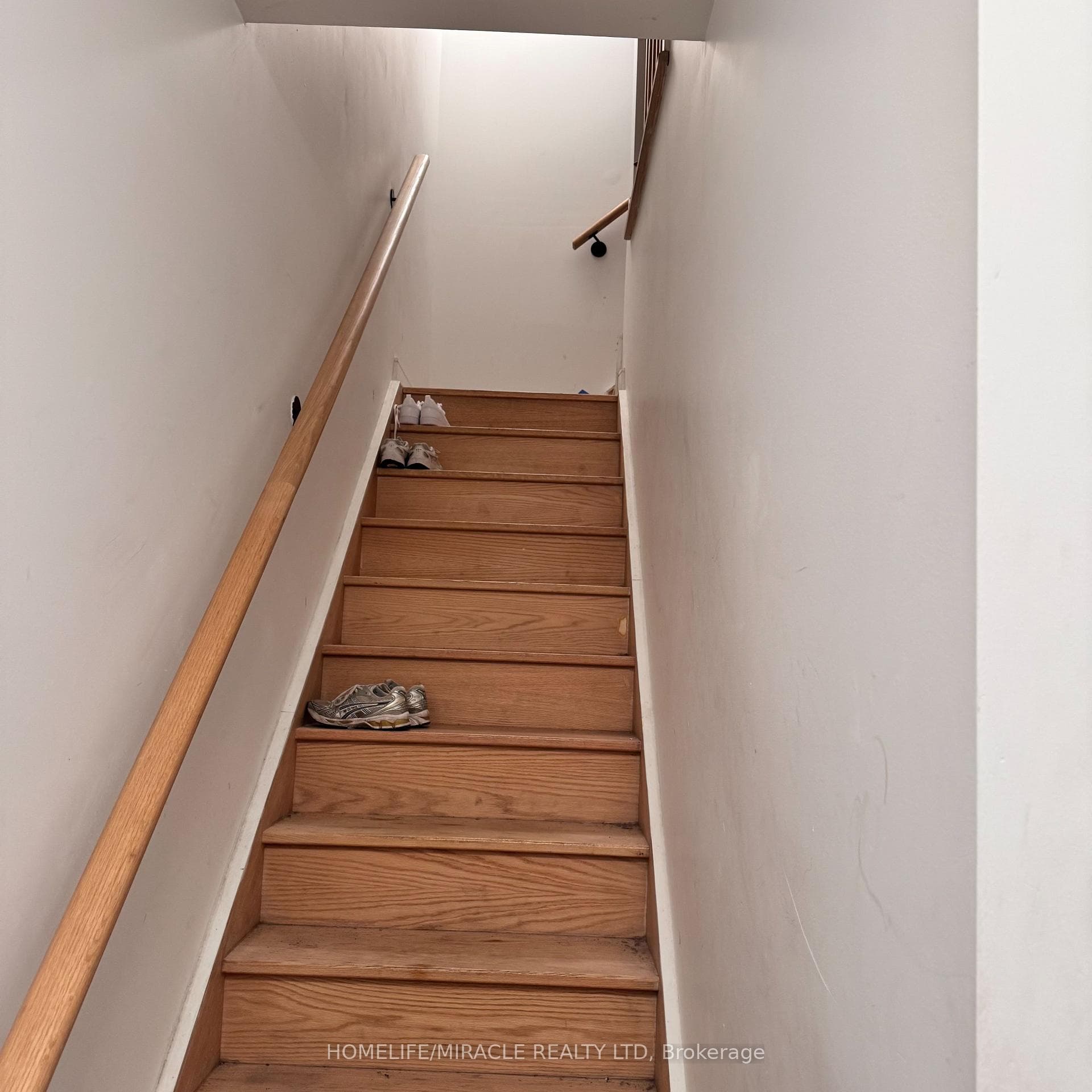 176 Clonmore Drive Unit 4 - Condo photo 3 of 8 in Birch Cliff / Cliffside, Ontario