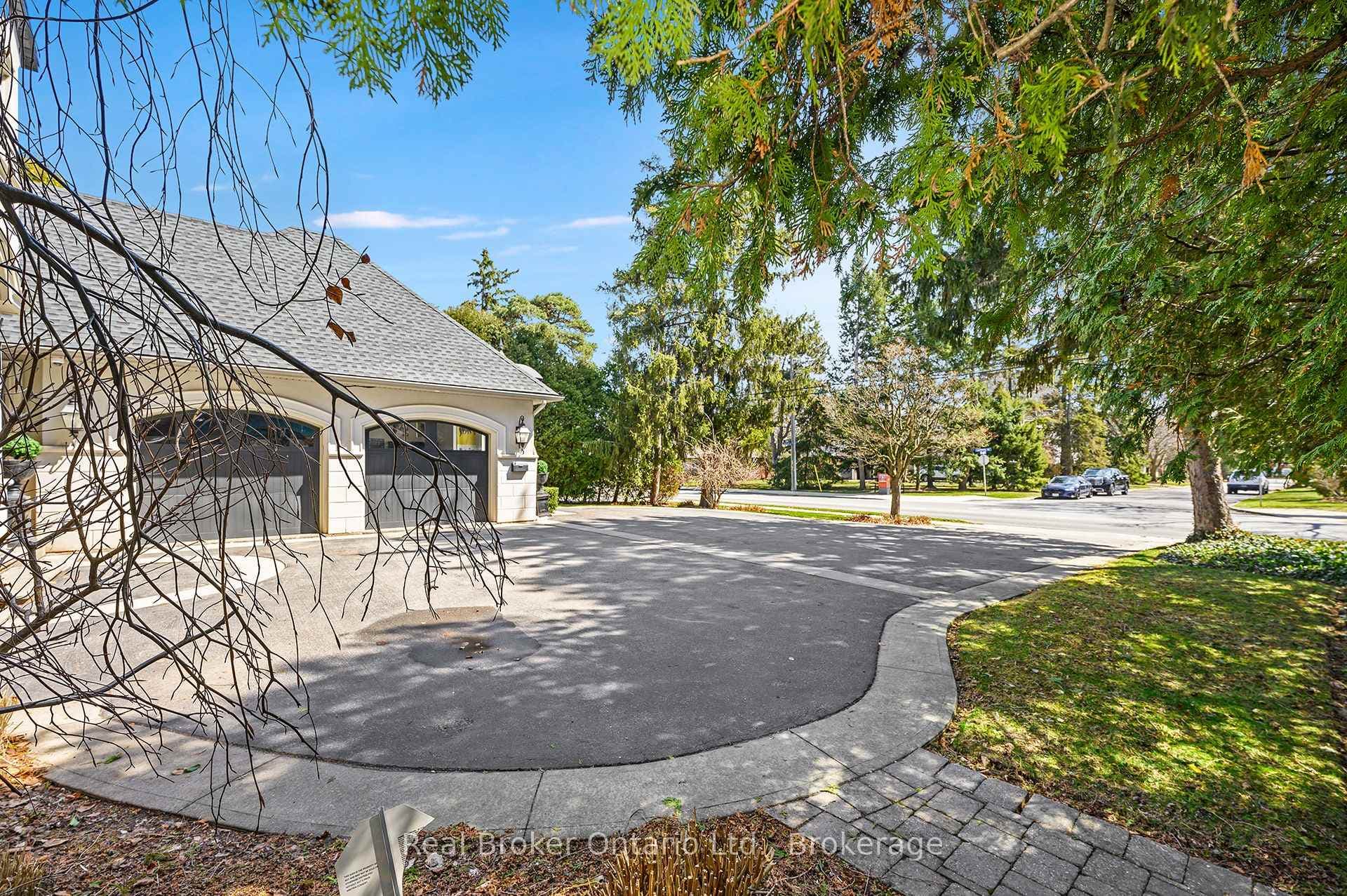4507 Lakeshore Road - Detached photo 47 of 50 in Burlington, Ontario