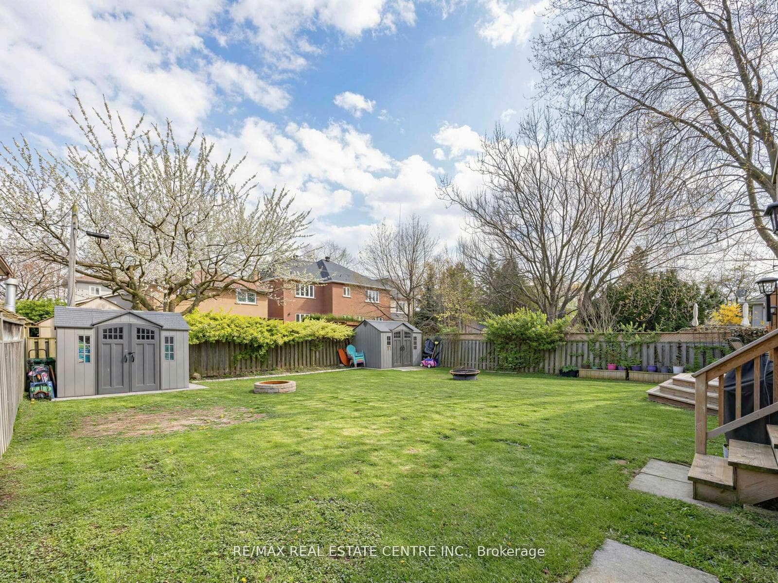 592 Montbeck Crescent - Detached photo 17 of 50 in Mississauga, Ontario