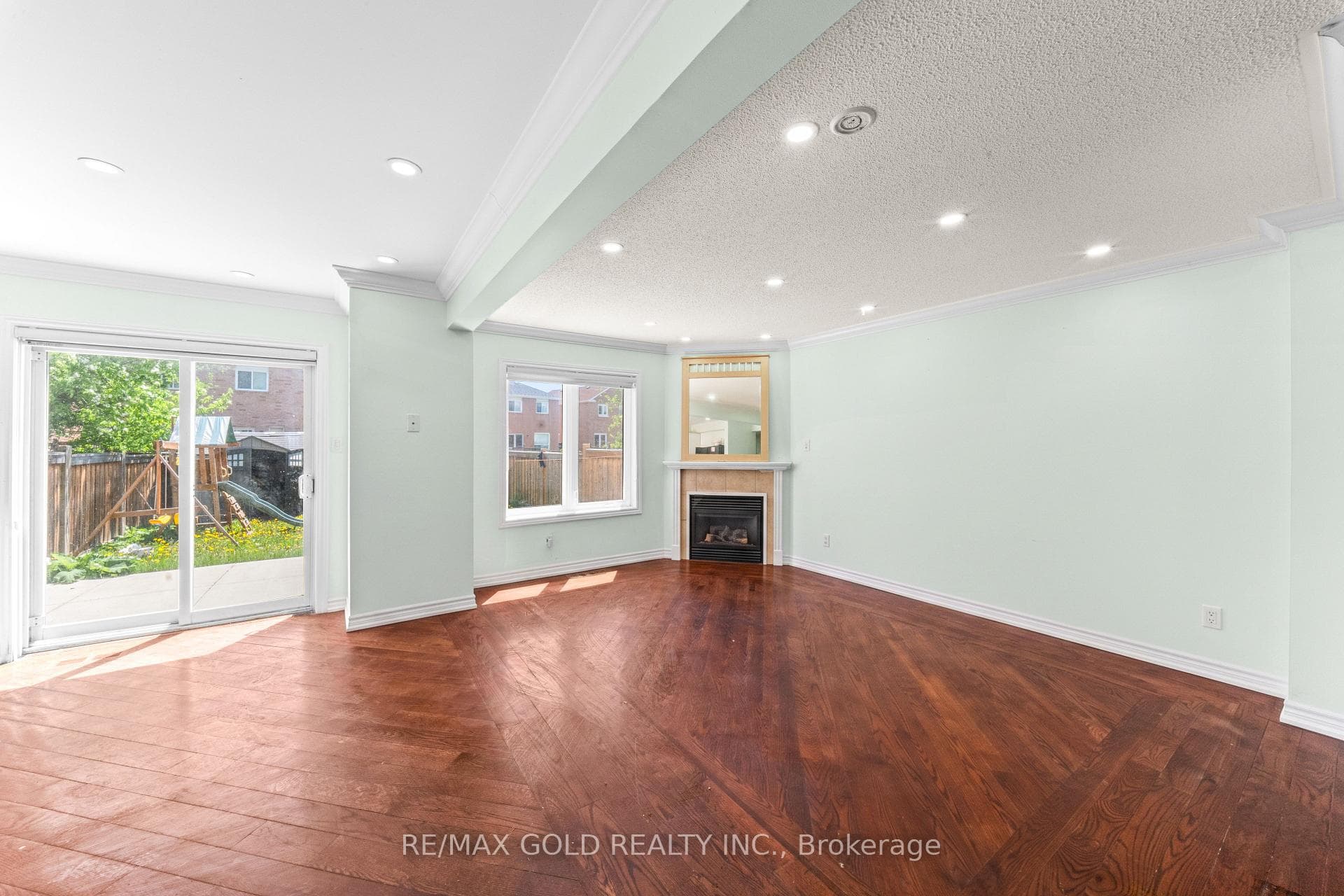 31 Ravenscliffe Court - Detached photo 10 of 32 in Brampton, Ontario