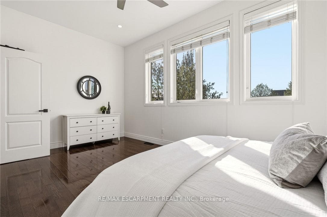 2091 Willhaven Trail - Detached photo 21 of 31 in Oakville, Ontario