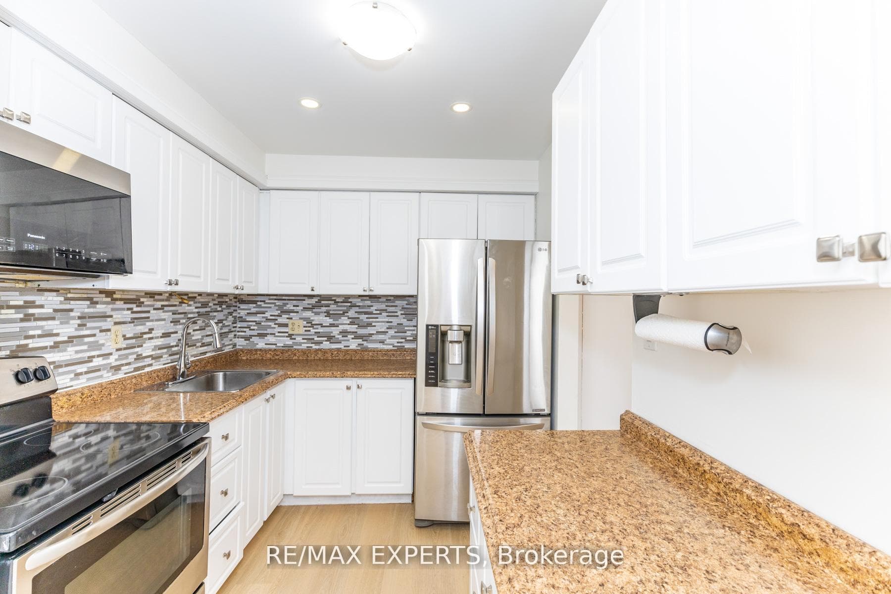 31 Carleton Place - Condo photo 2 of 23 in Brampton, Ontario