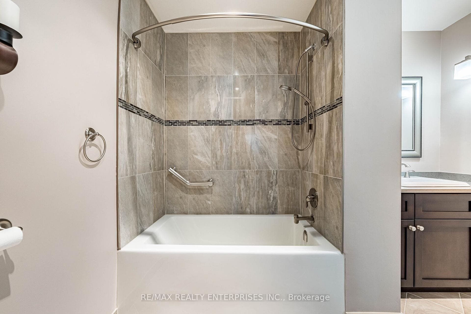 3669 Molly Avenue - Semi-Detached photo 23 of 42 in Mississauga, Ontario