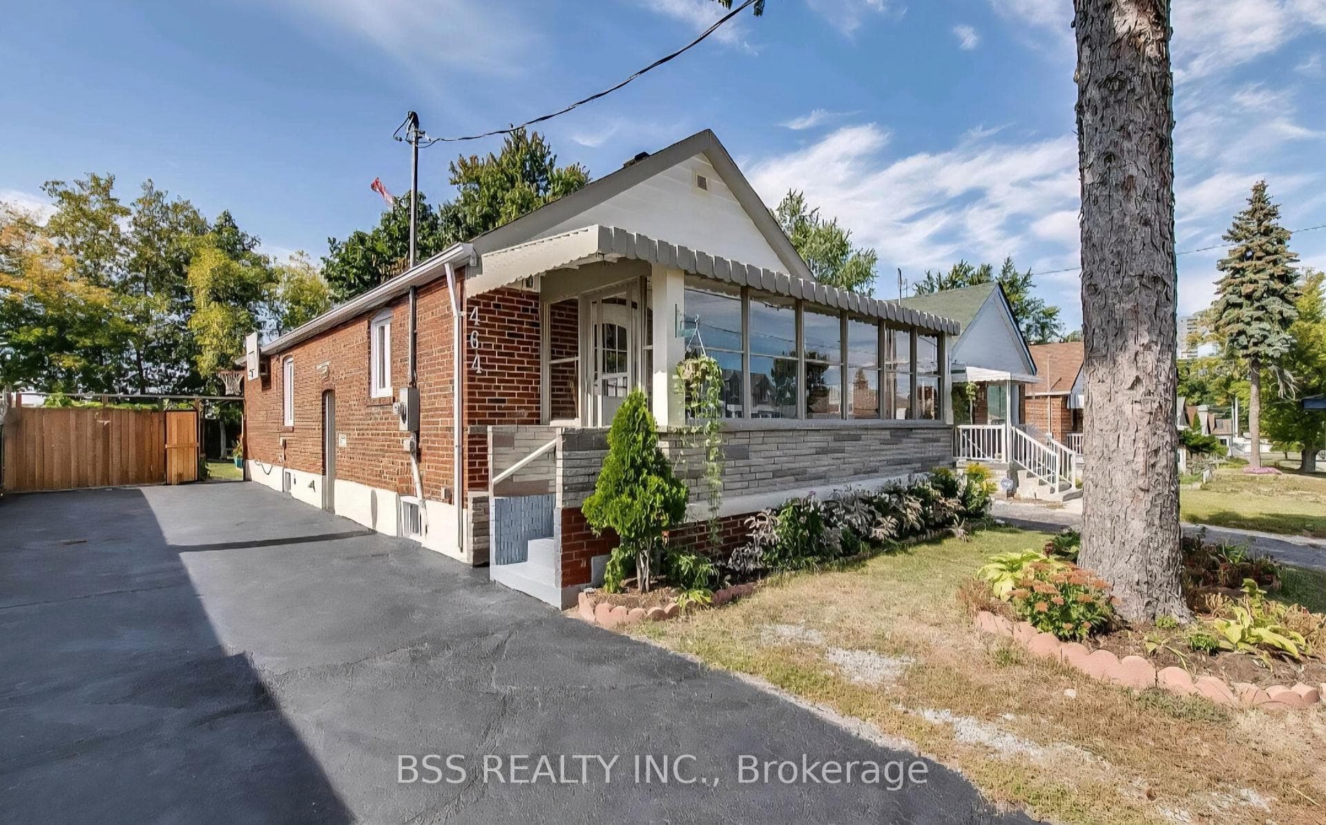 464 Warden Avenue - Detached photo 1 of 21 in Birch Cliff / Cliffside, Ontario