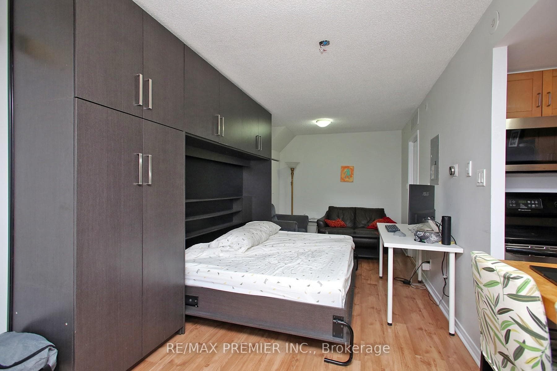22 Western Battery Road Unit 109 - Condo photo 14 of 20 in Downtown Toronto / Waterfront, Ontario
