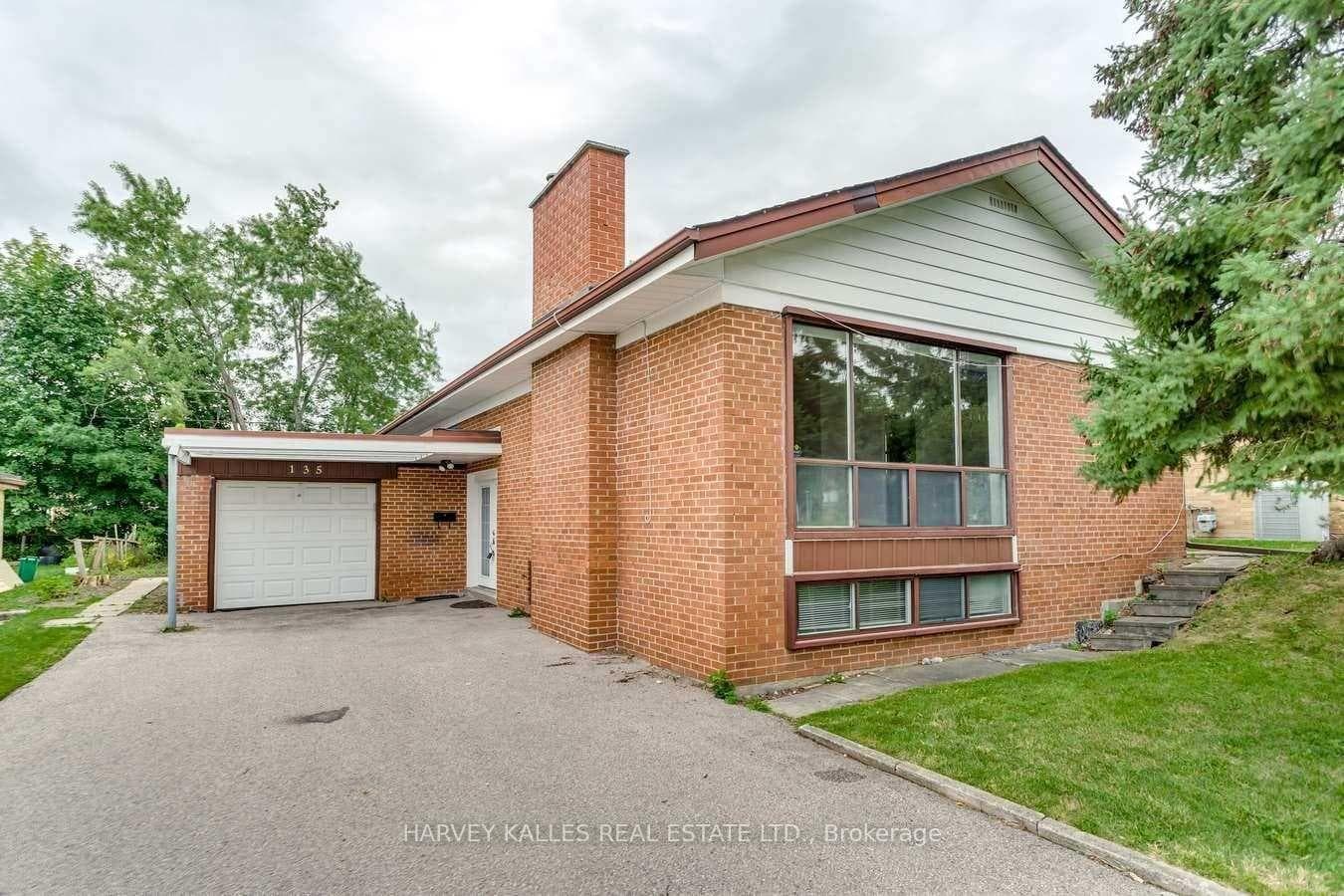 135 Combe Avenue - home for sale in North York (Bathurst Manor / Clanton Park), Ontario