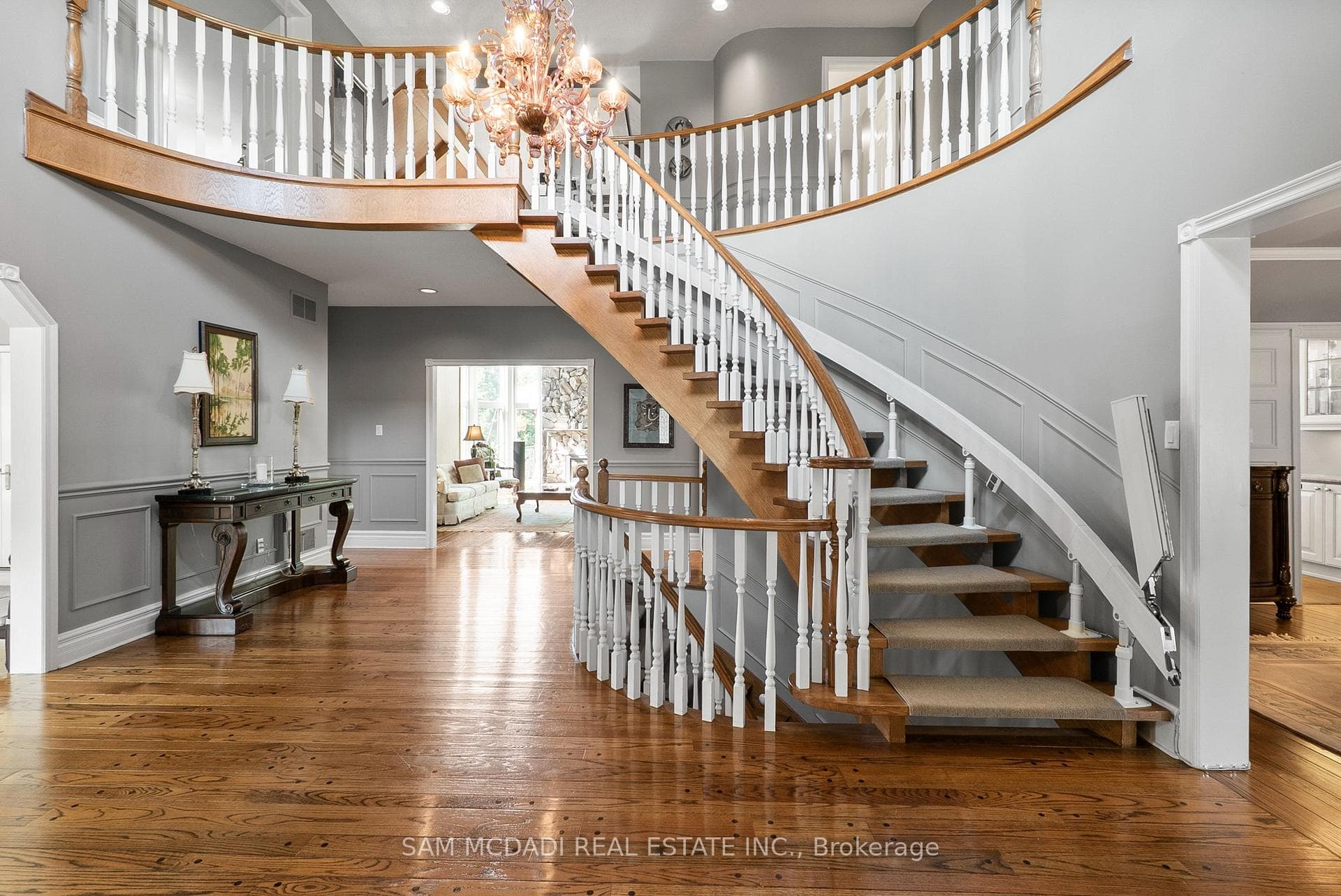 2235 Shawanaga Trail - Detached photo 4 of 48 in Mississauga, Ontario