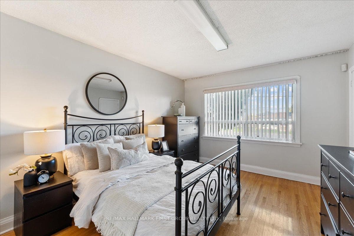 2690 Islington Avenue - Detached photo 18 of 45 in Etobicoke (West Mall / Rexdale), Ontario